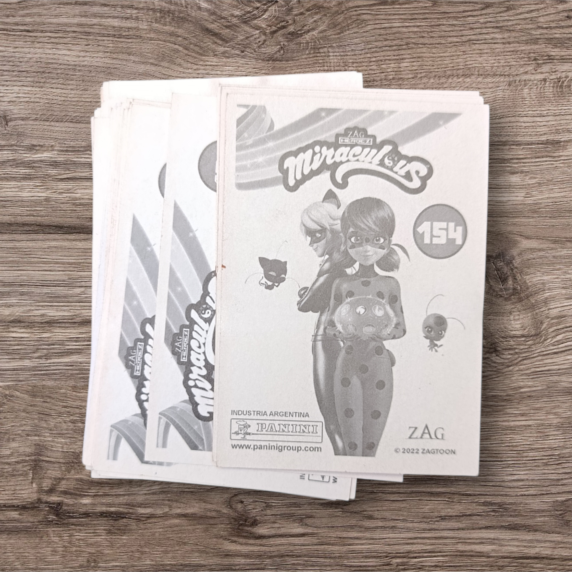 Lote 38 figuritas sin repetir Miraculous