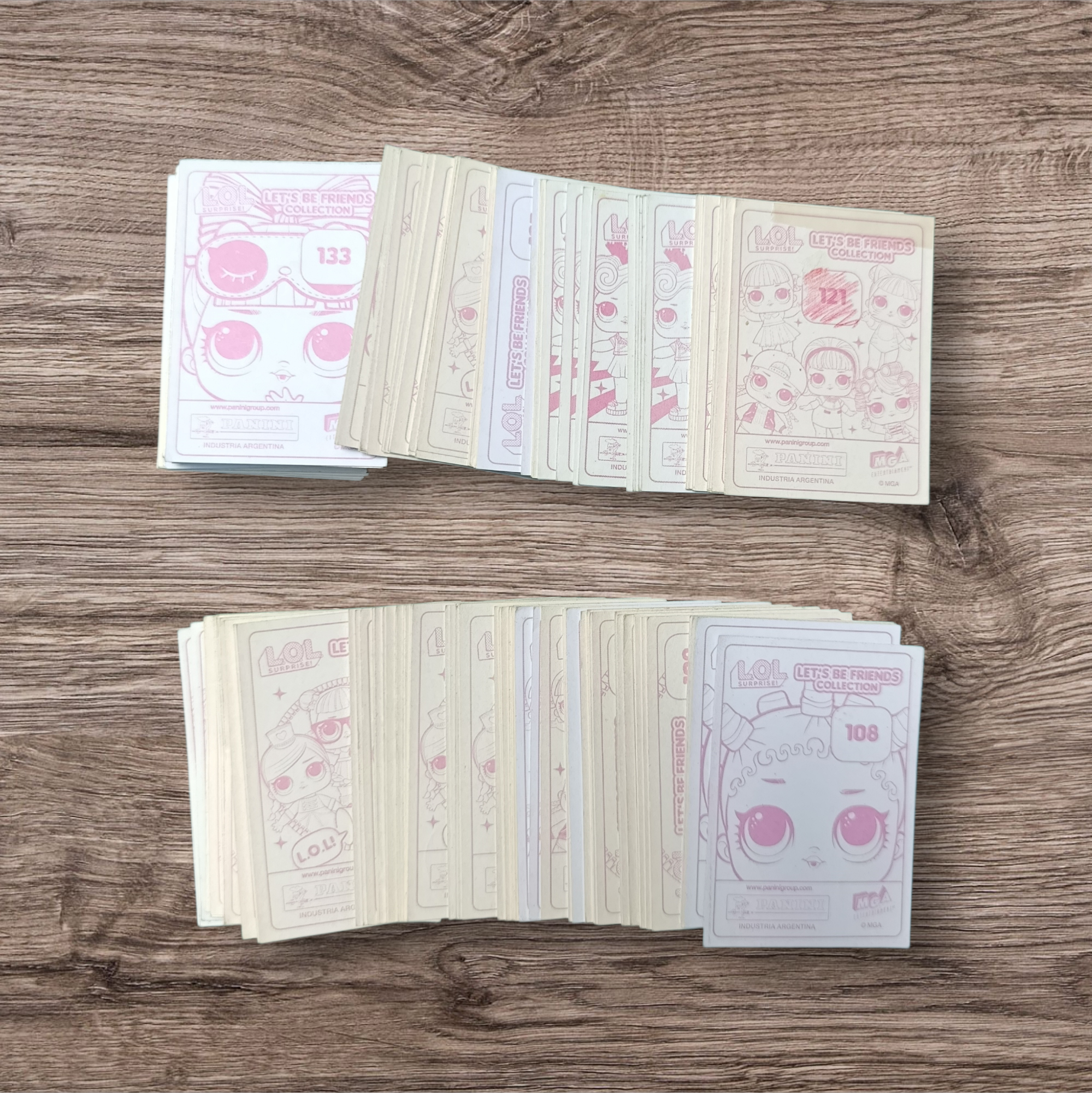 Lote 252 figuritas Lol Surprise