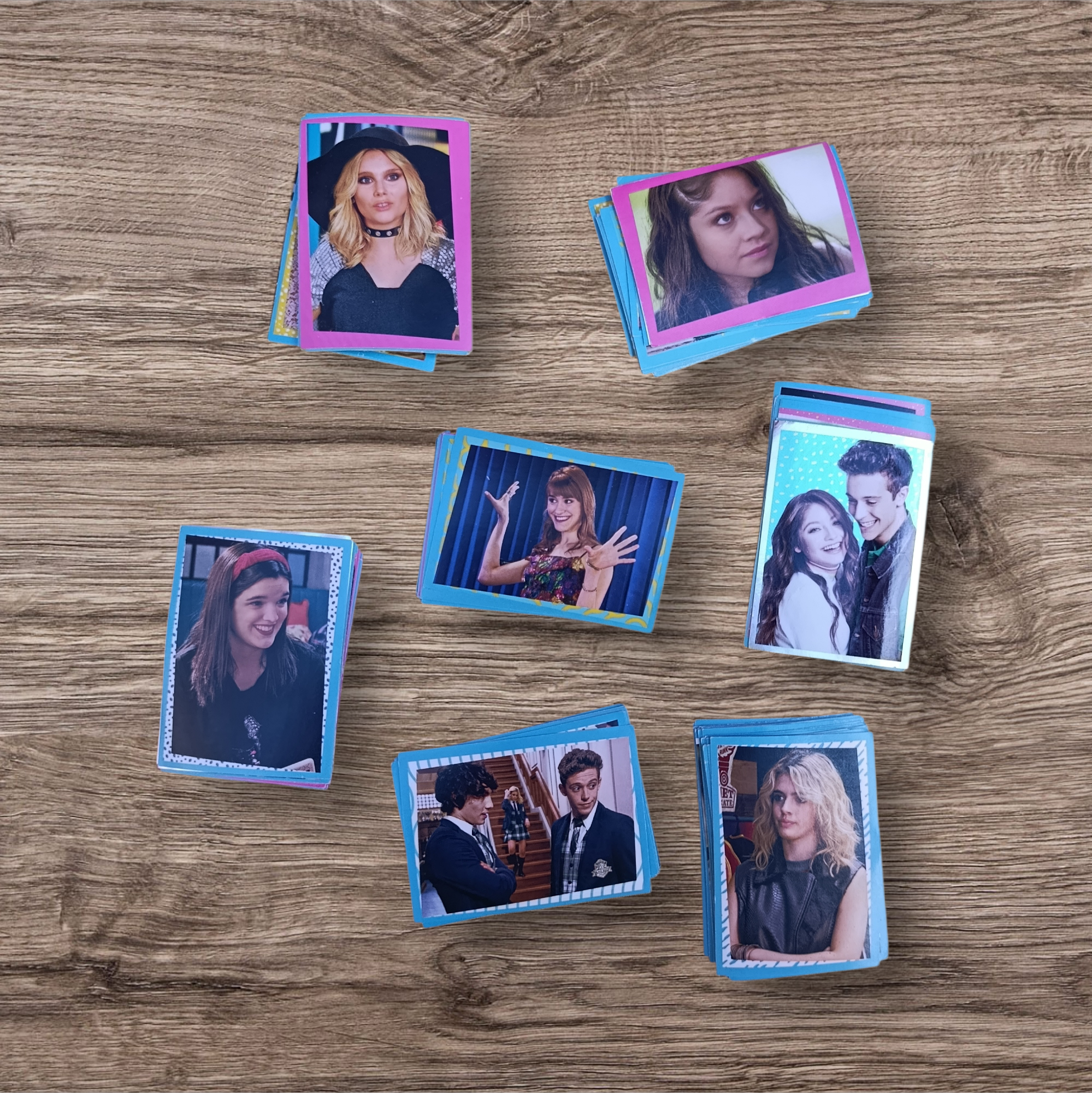 Lote 139 figuritas sin repetir Soy Luna