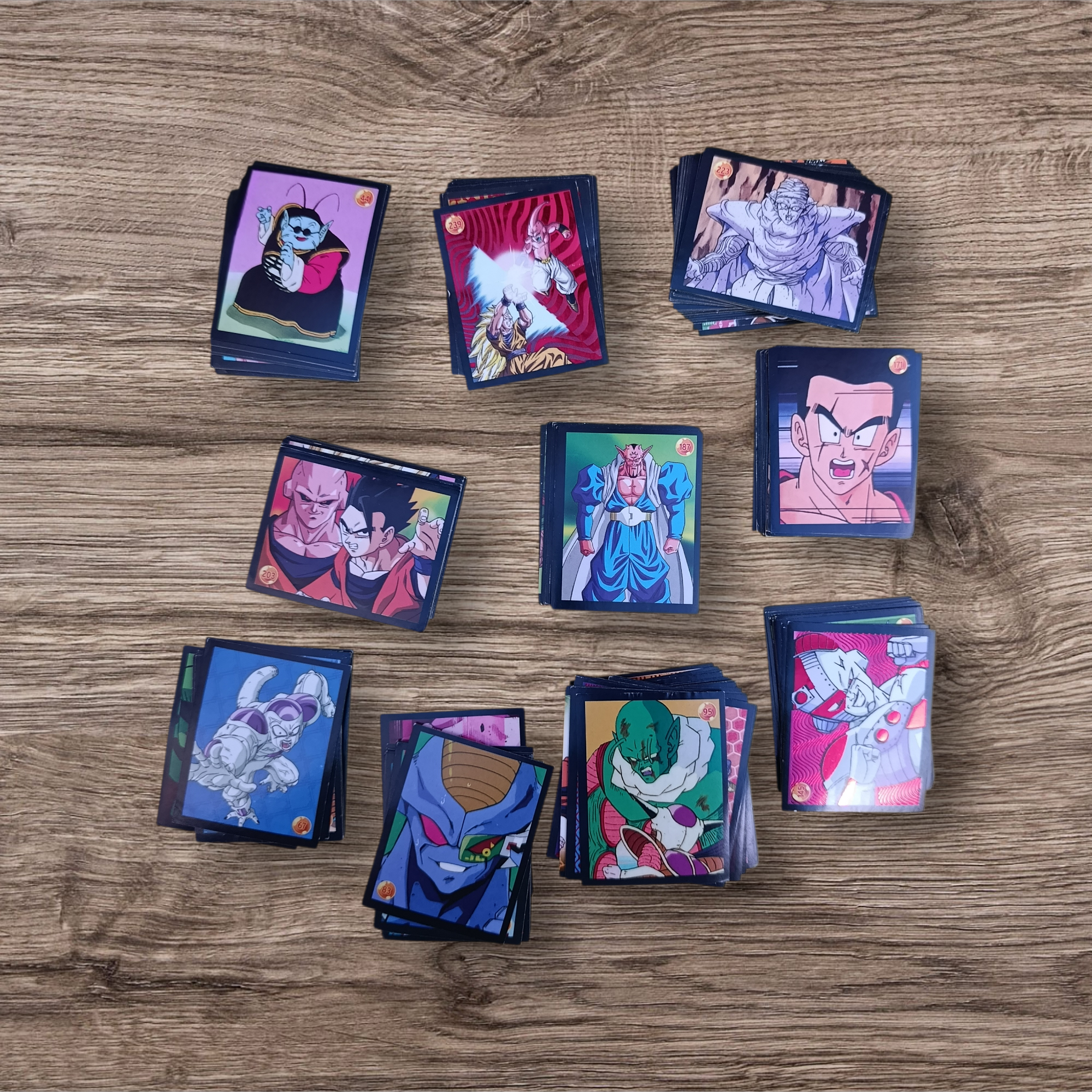 Lote 215 figuritas sin repetir Dragon Ball