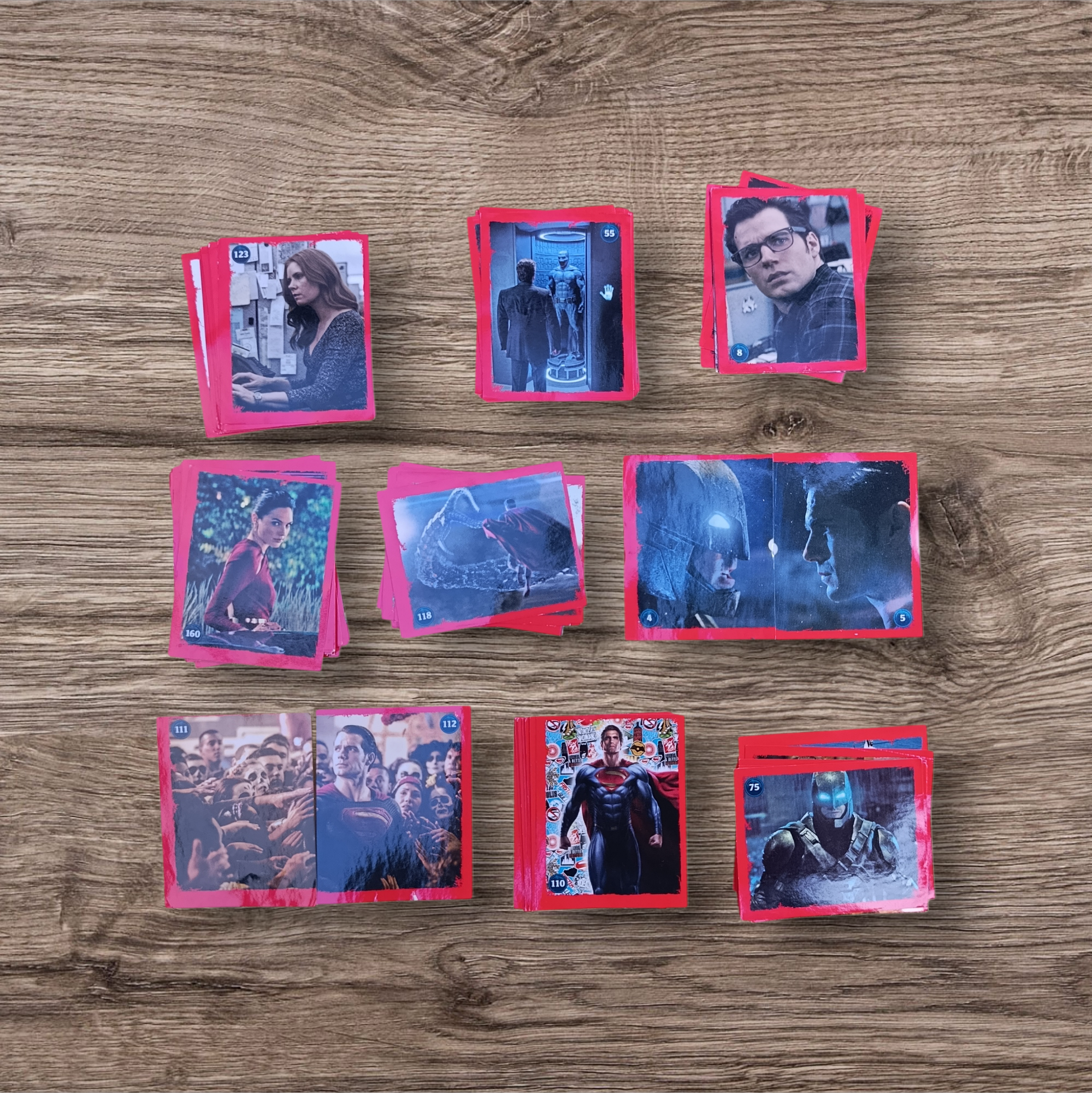 Lote 76 figuritas sin repetir Batman vs Superman