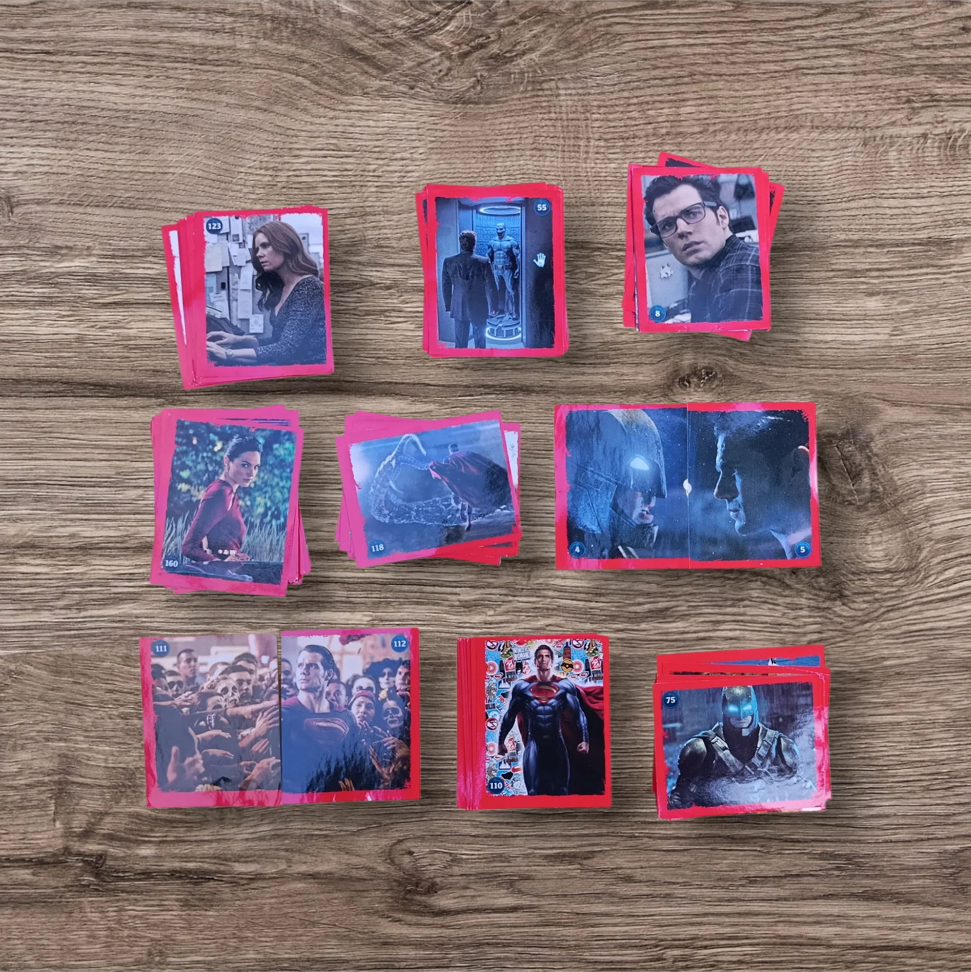 Lote 76 figuritas sin repetir Batman vs Superman
