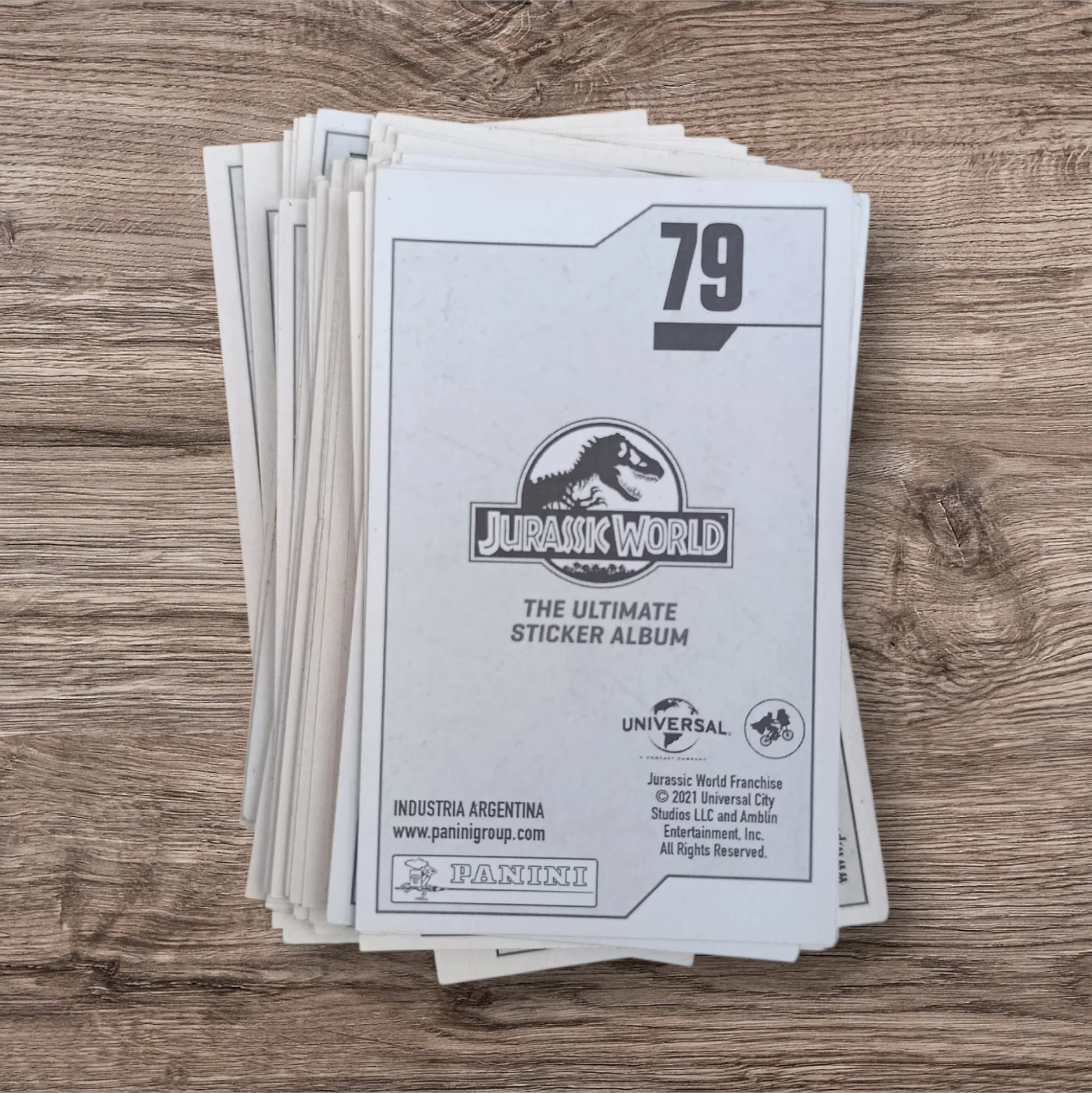 Lote 50 figuritas sin repetir Jurassic World
