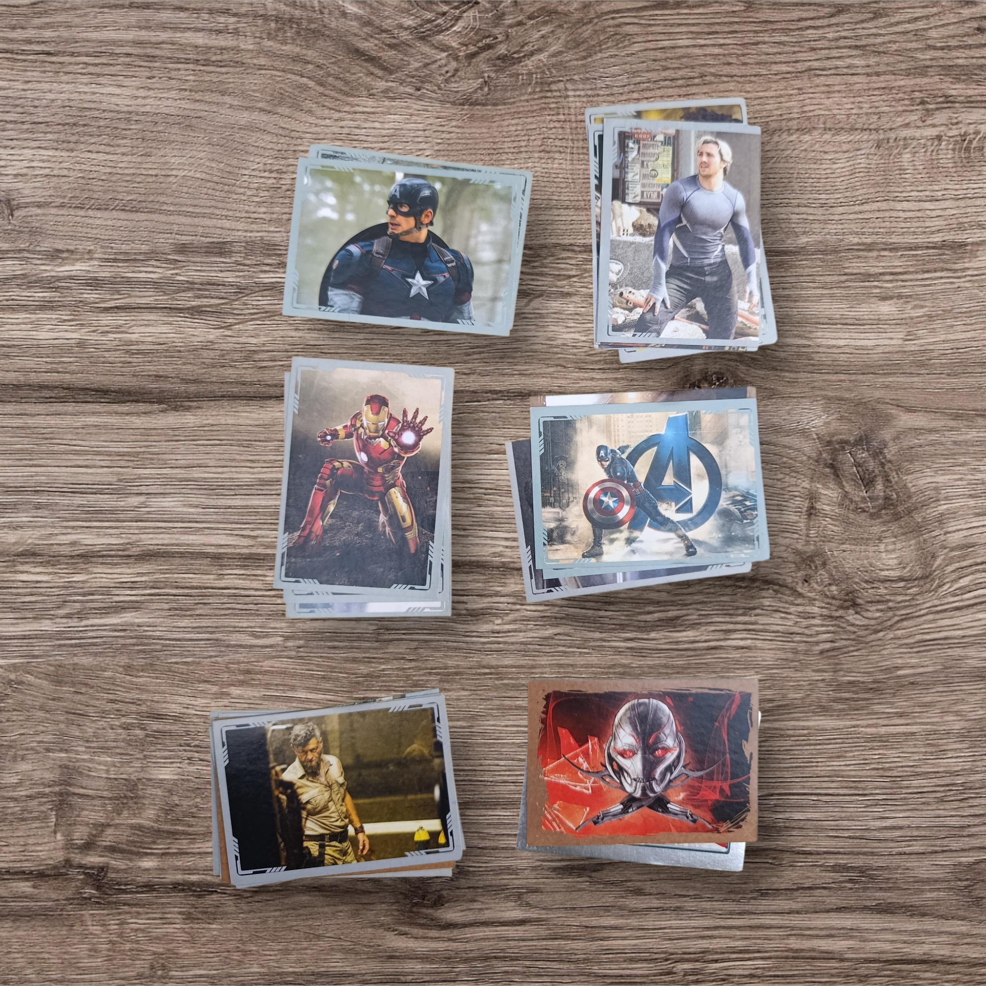 Lote 25 figuritas sin repetir Avengers Era de Ultron