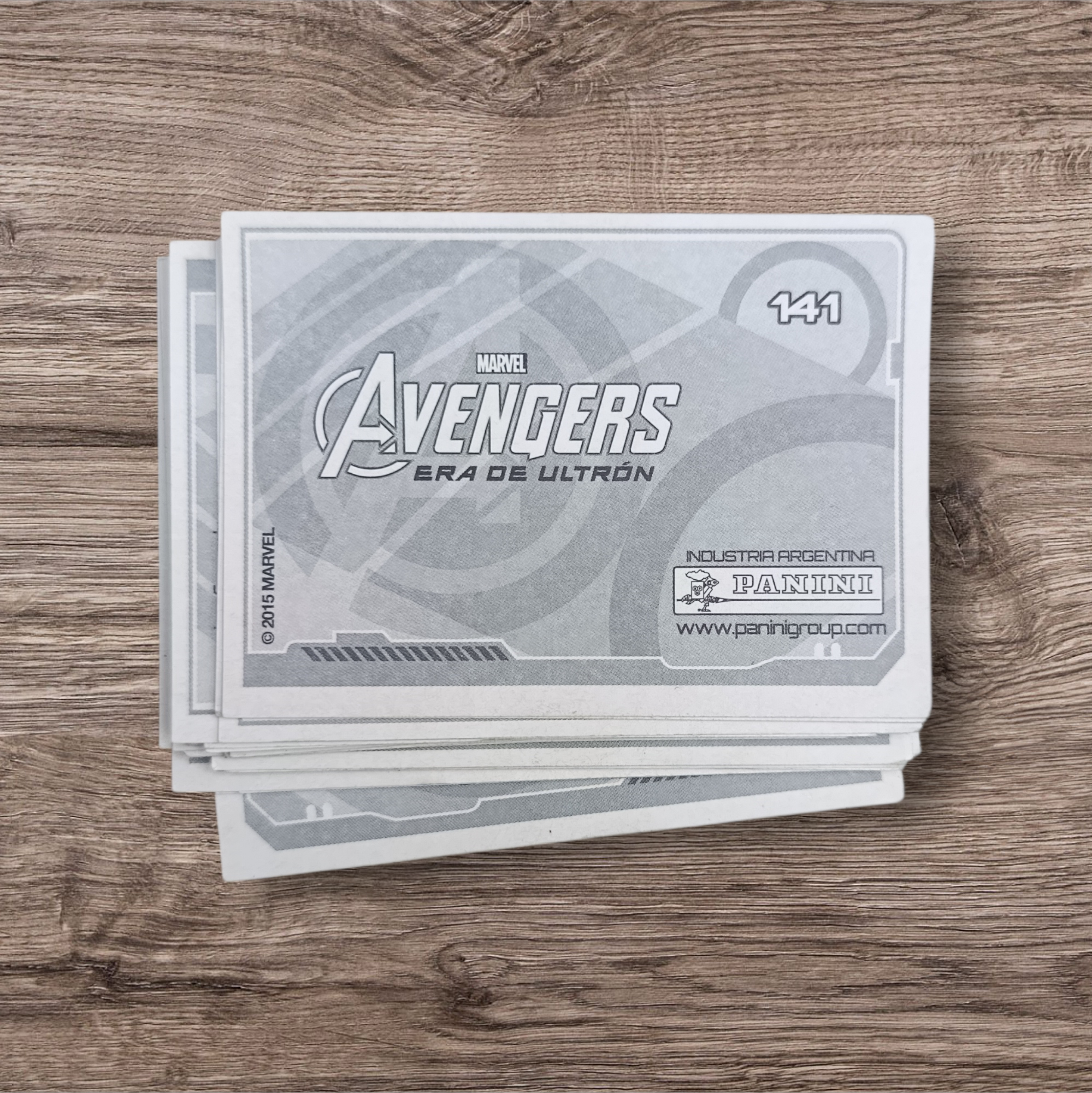 Lote 25 figuritas sin repetir Avengers Era de Ultron