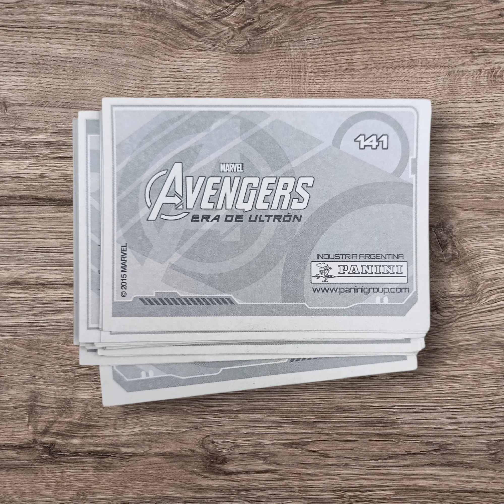 Lote 25 figuritas sin repetir Avengers Era de Ultron