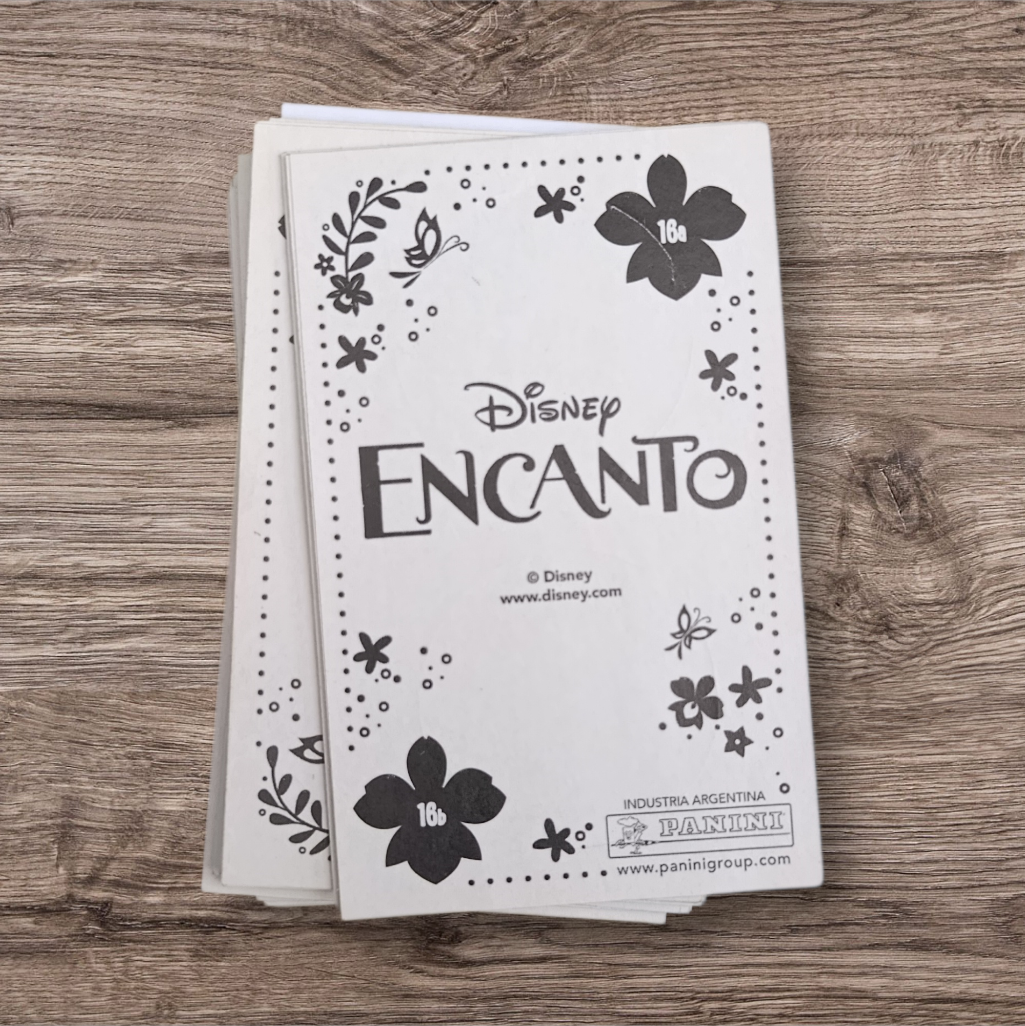 Lote 109 figuritas sin repetir Encanto