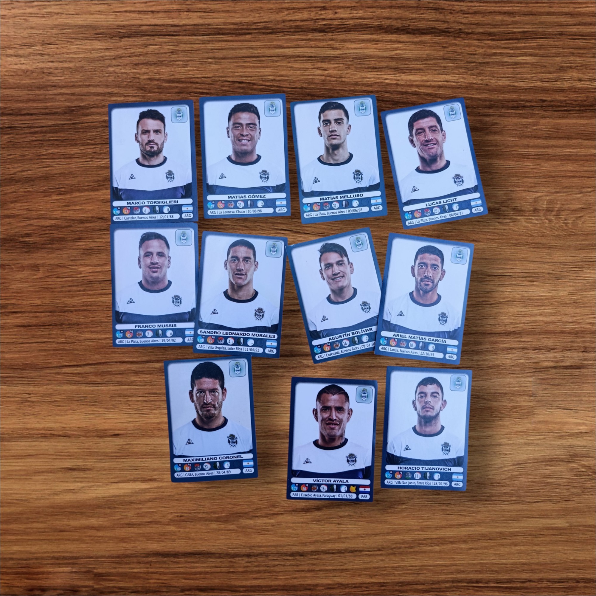 Lote de 22 Figuritas de Gimnasia y Esgrima La Plata (Varias Colecciones)