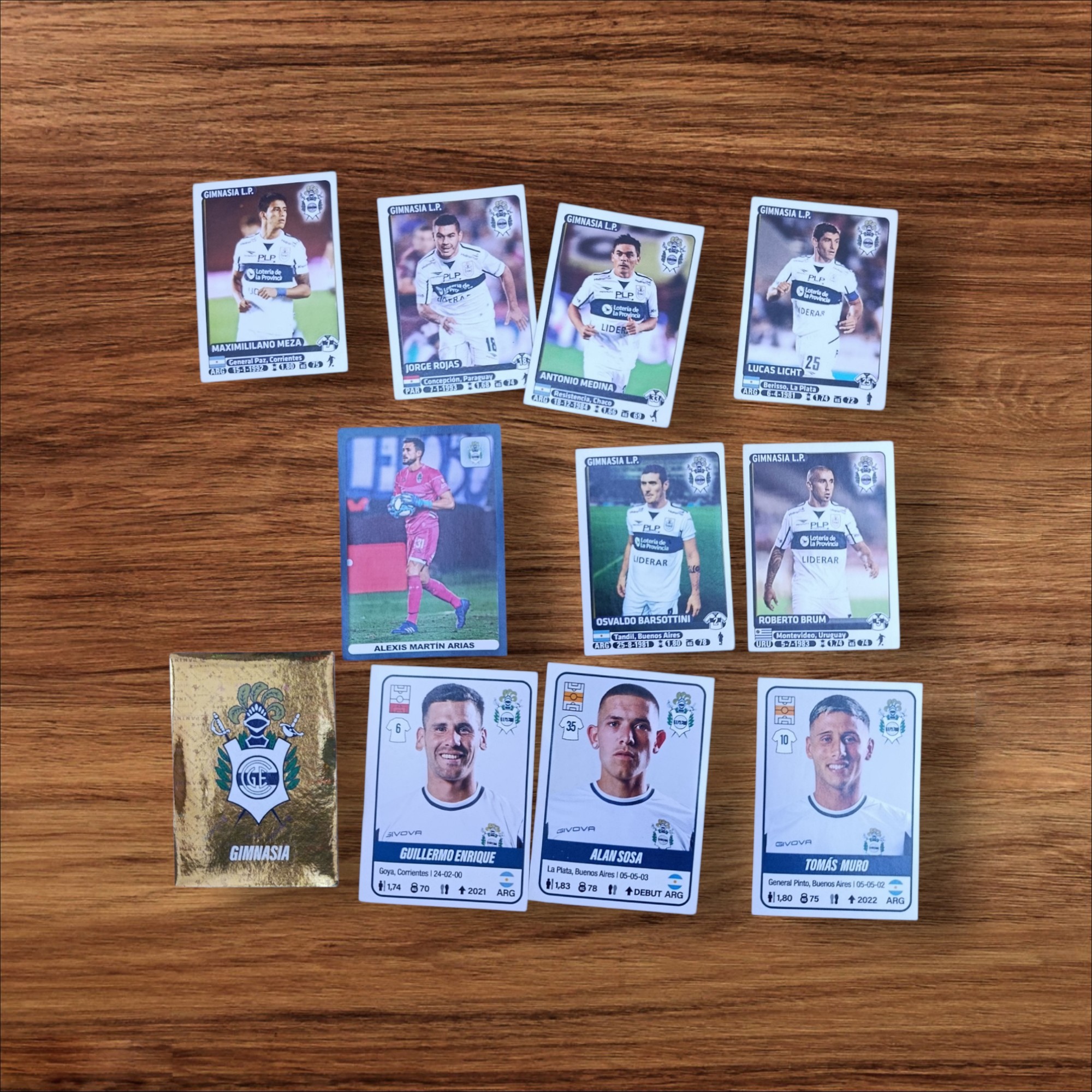 Lote de 22 Figuritas de Gimnasia y Esgrima La Plata (Varias Colecciones)