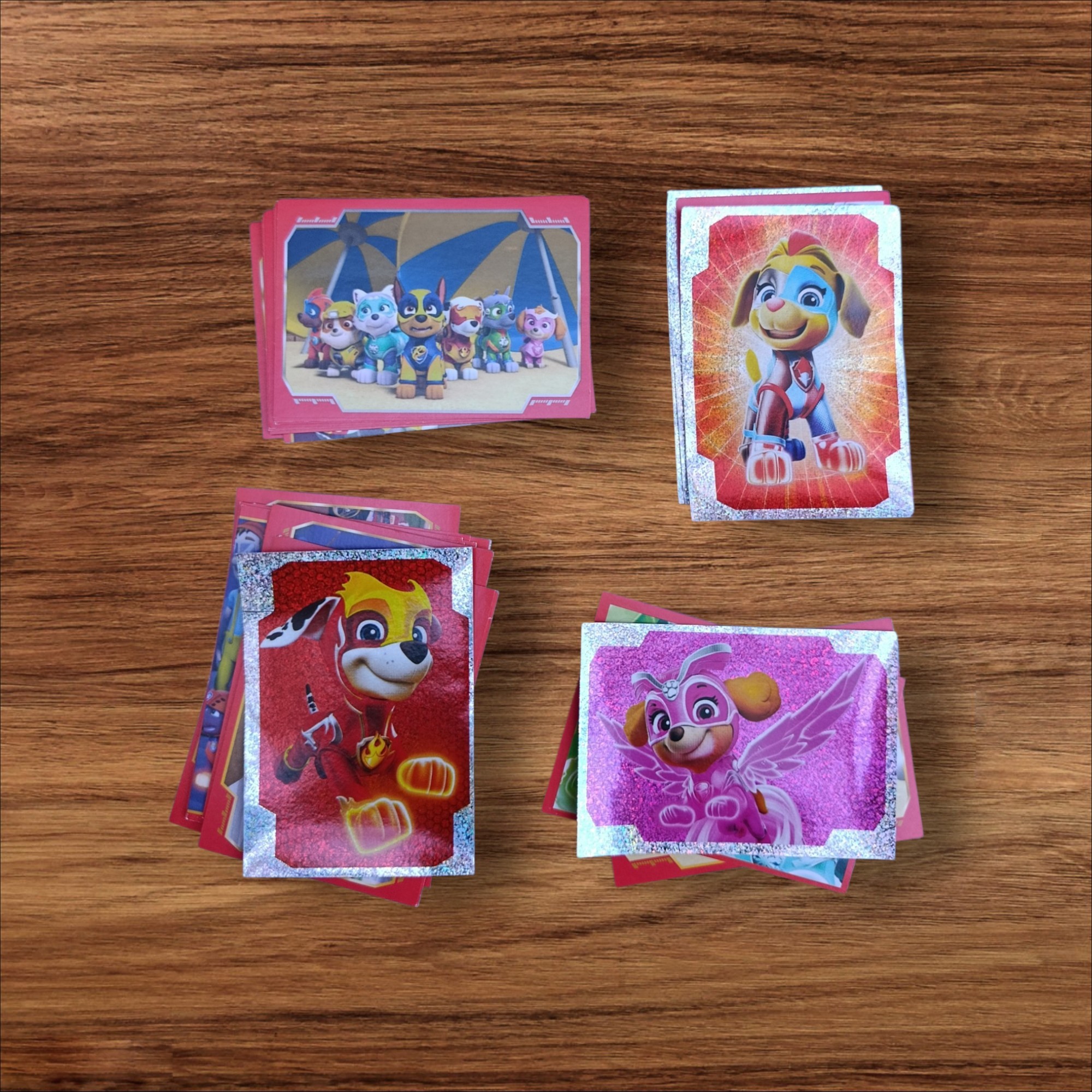 Lote de 39 Figuritas Paw Patrol Mighty Pups (Panini)