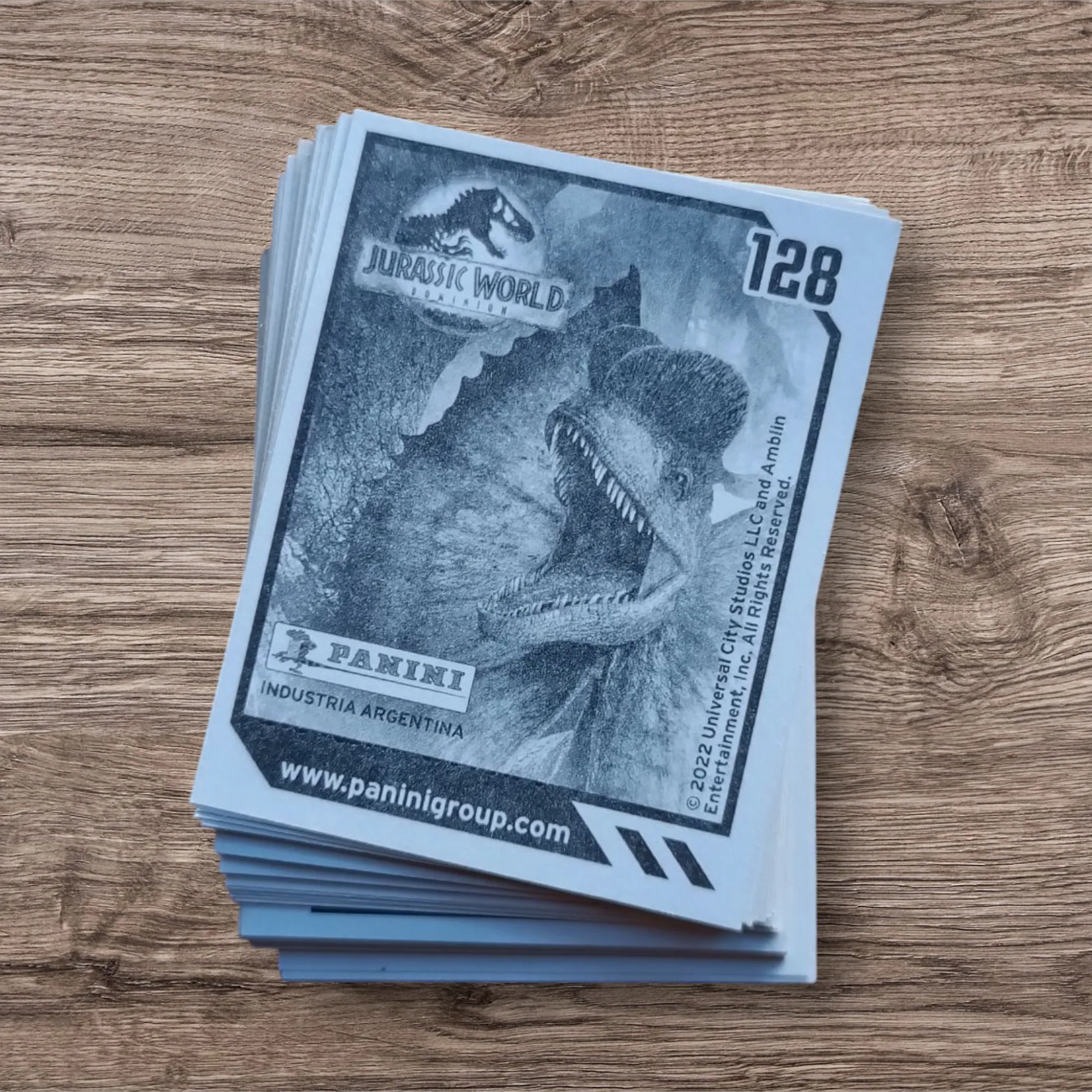 Lote 44 figuritas sueltas Jurassic World Dominion Panini