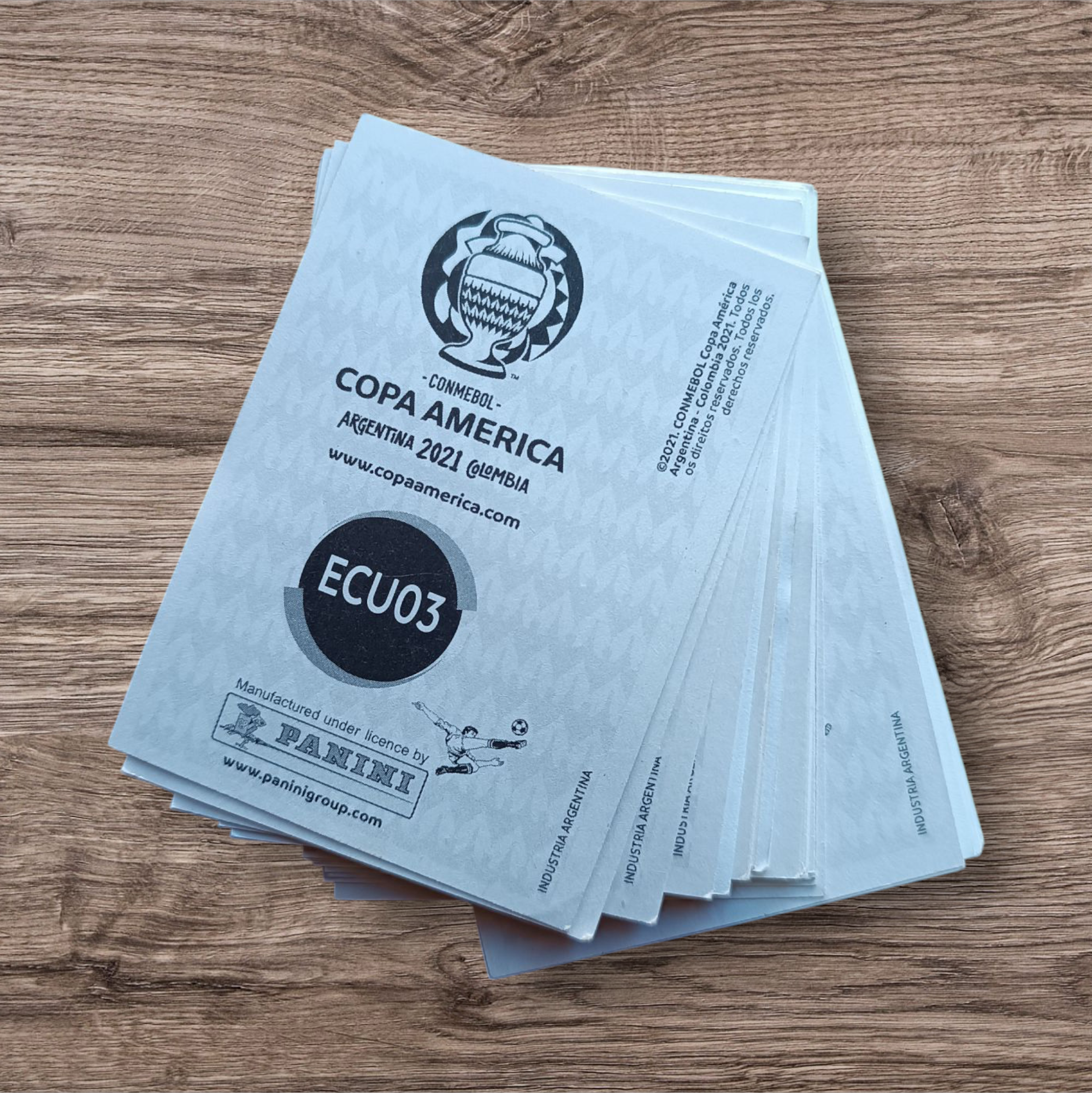 Lote 27 figuritas sin repetir Copa América 2021