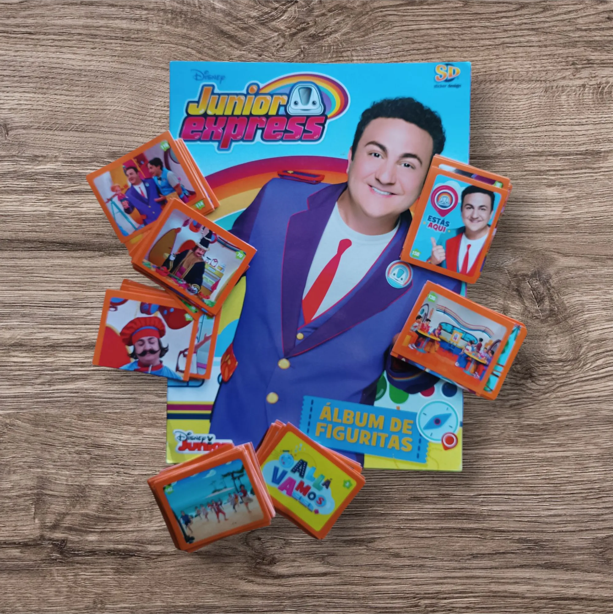 Álbum + 94 figuritas sin repetir Junior Express