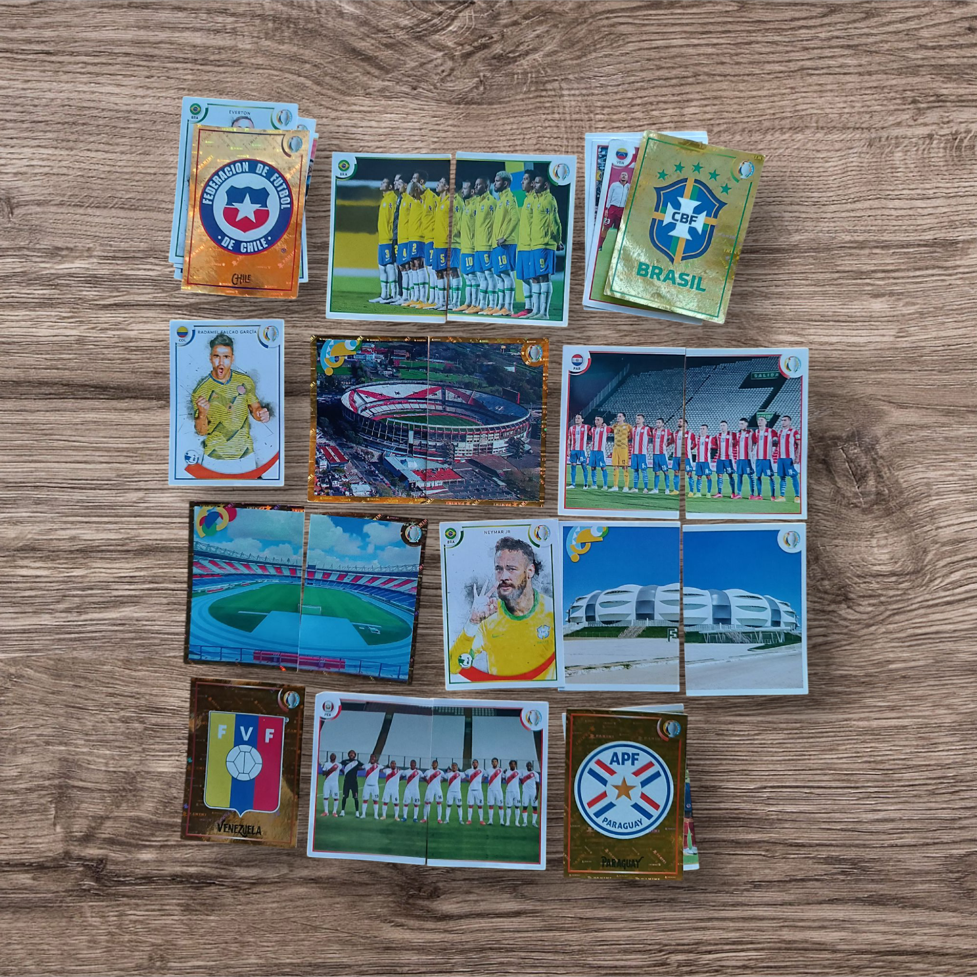 Lote 27 figuritas sin repetir Copa América 2021