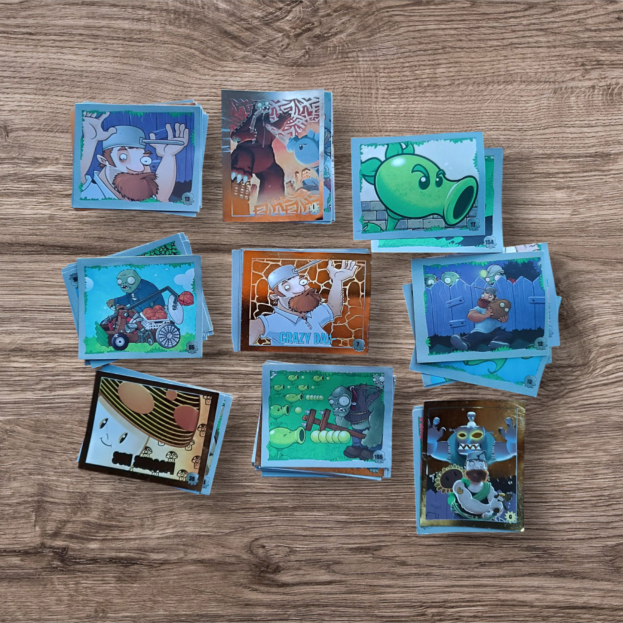 Lote 71 figuritas sin repetir Plantas vs Zombies