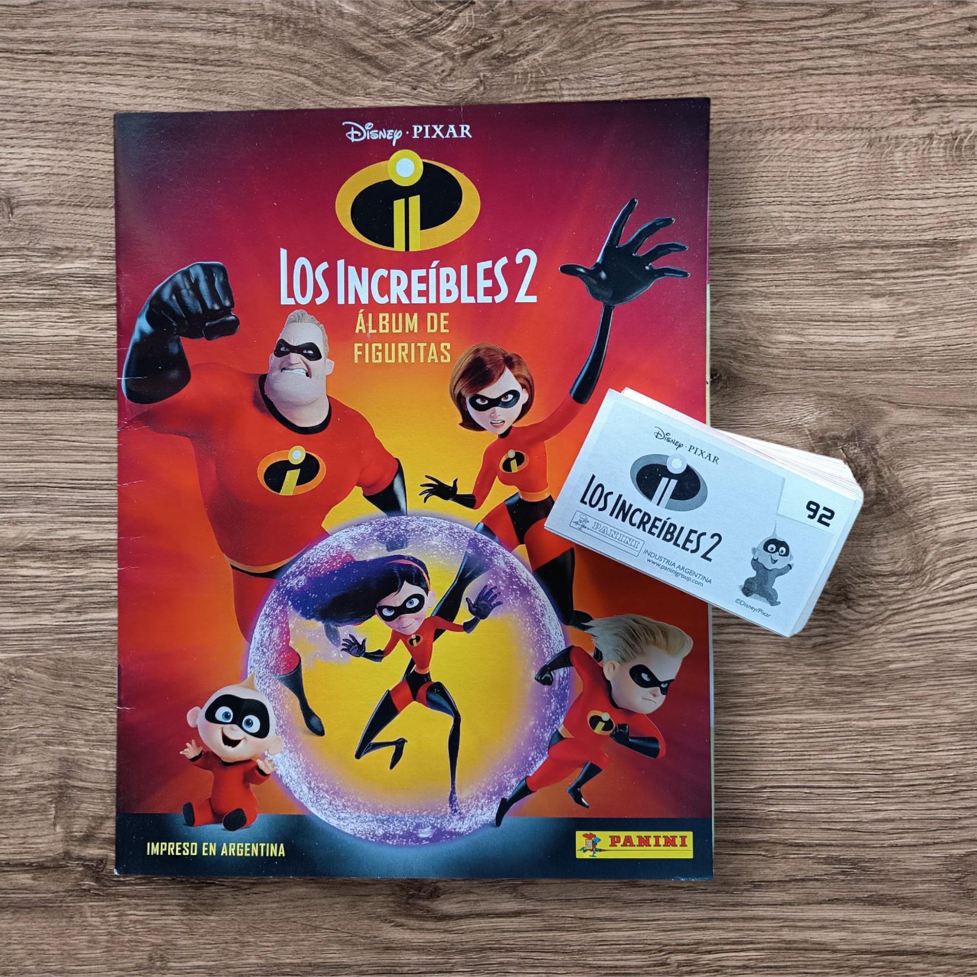 Álbum + 119 figuritas sin repetir Los Increíbles 2