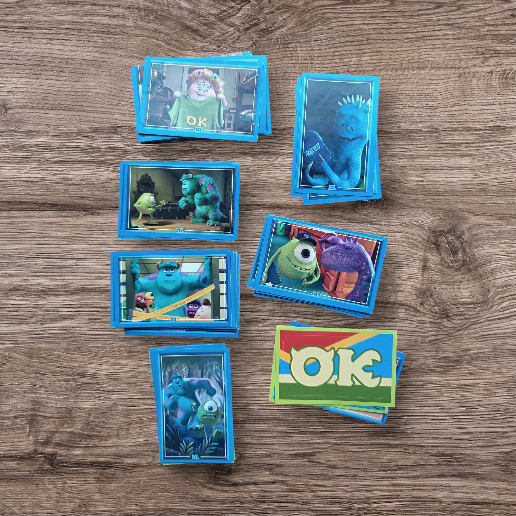 Lote 58 figuritas sin repetir Monsters University