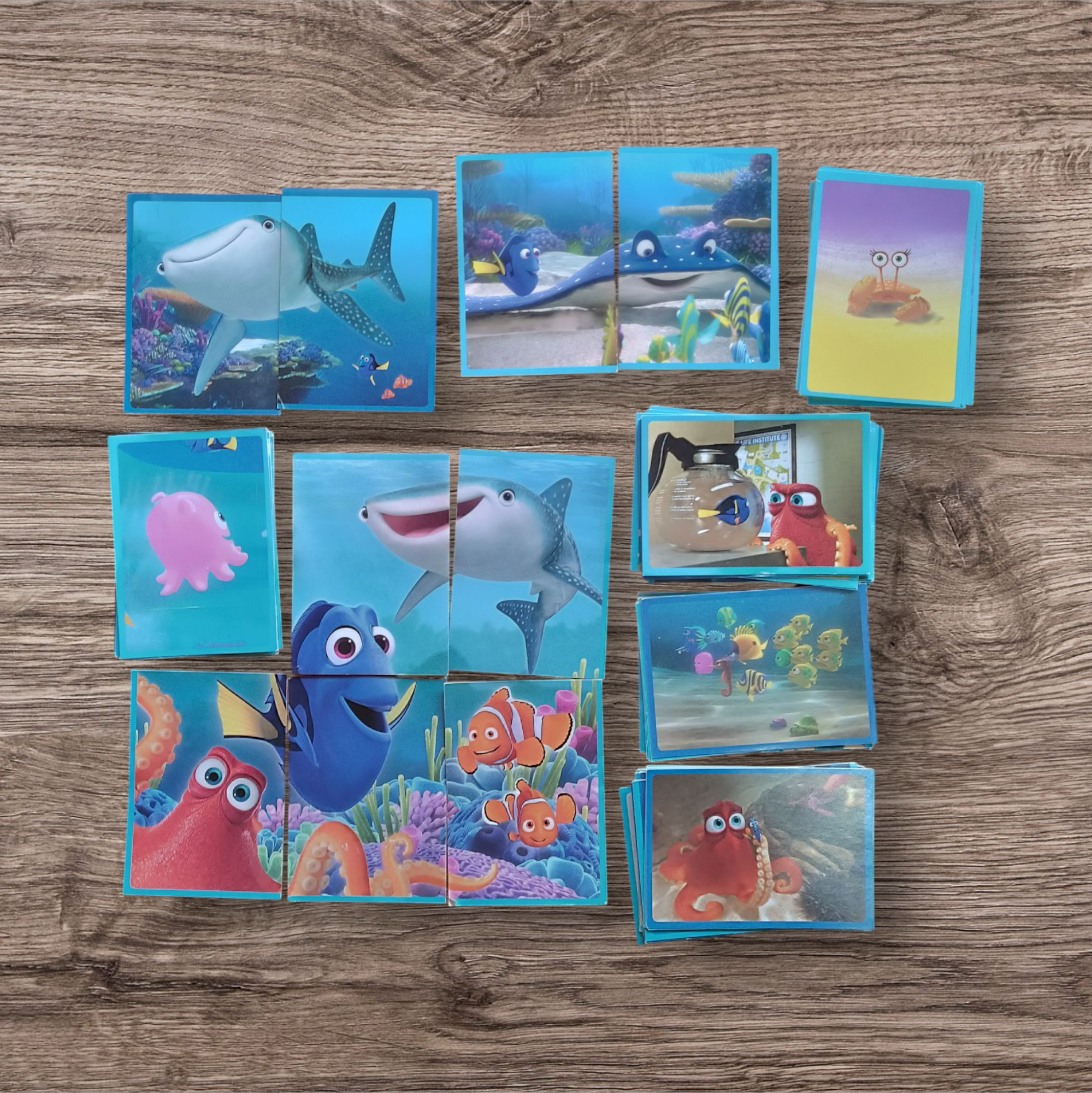 Lote 78 figuritas sin repetir Buscando a Dory, de Panini