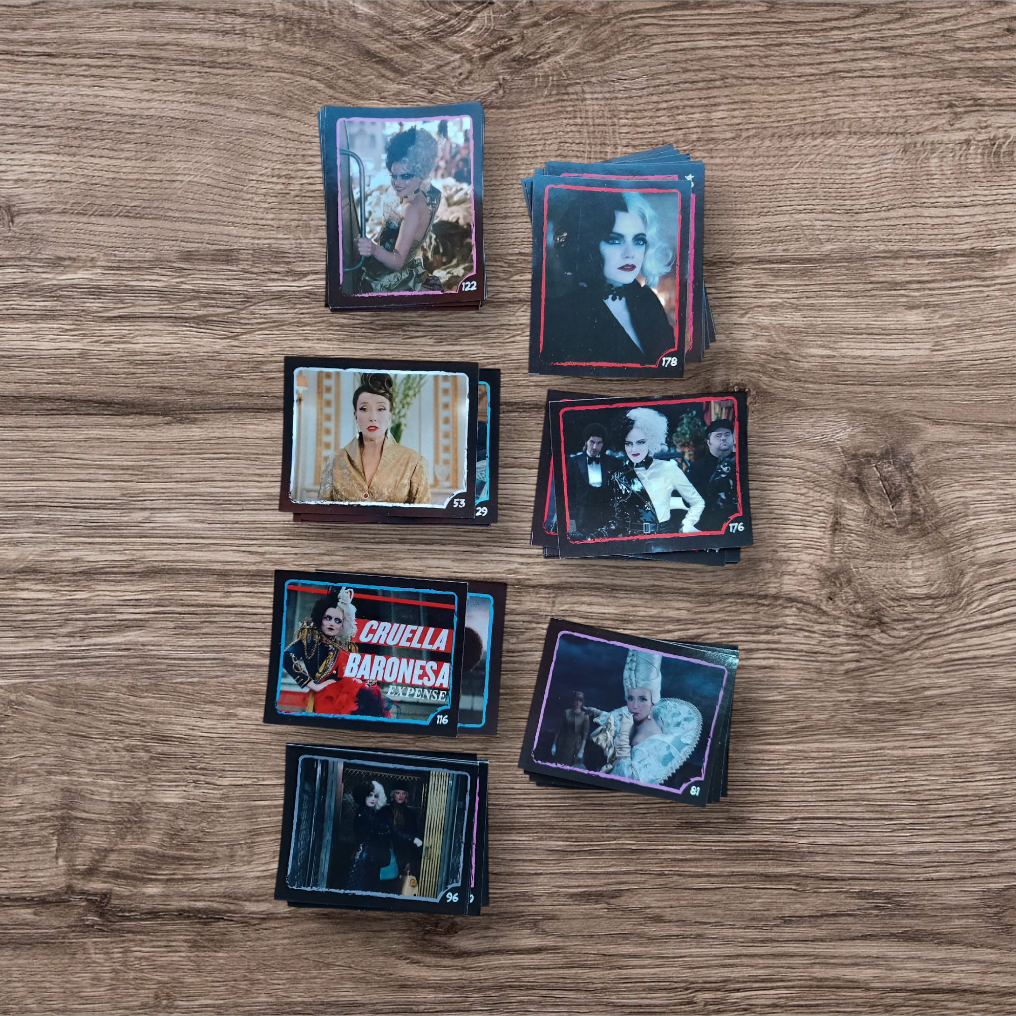 Lote 39 figuritas sin repetir Cruella