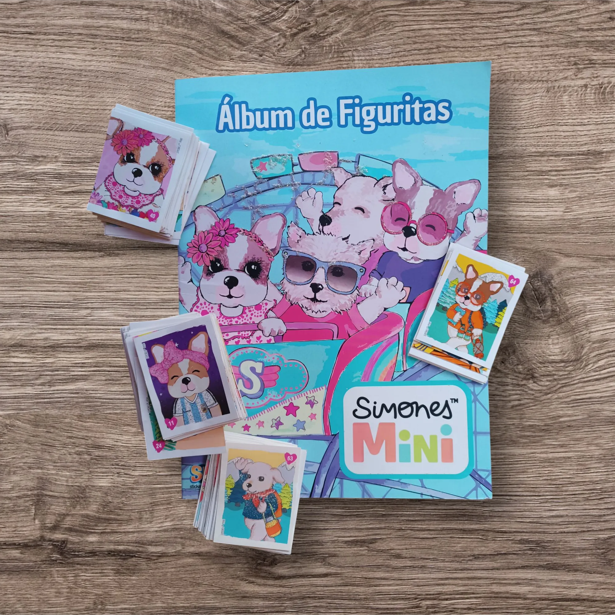 Álbum + 148 figuritas sin repetir Simones Mini