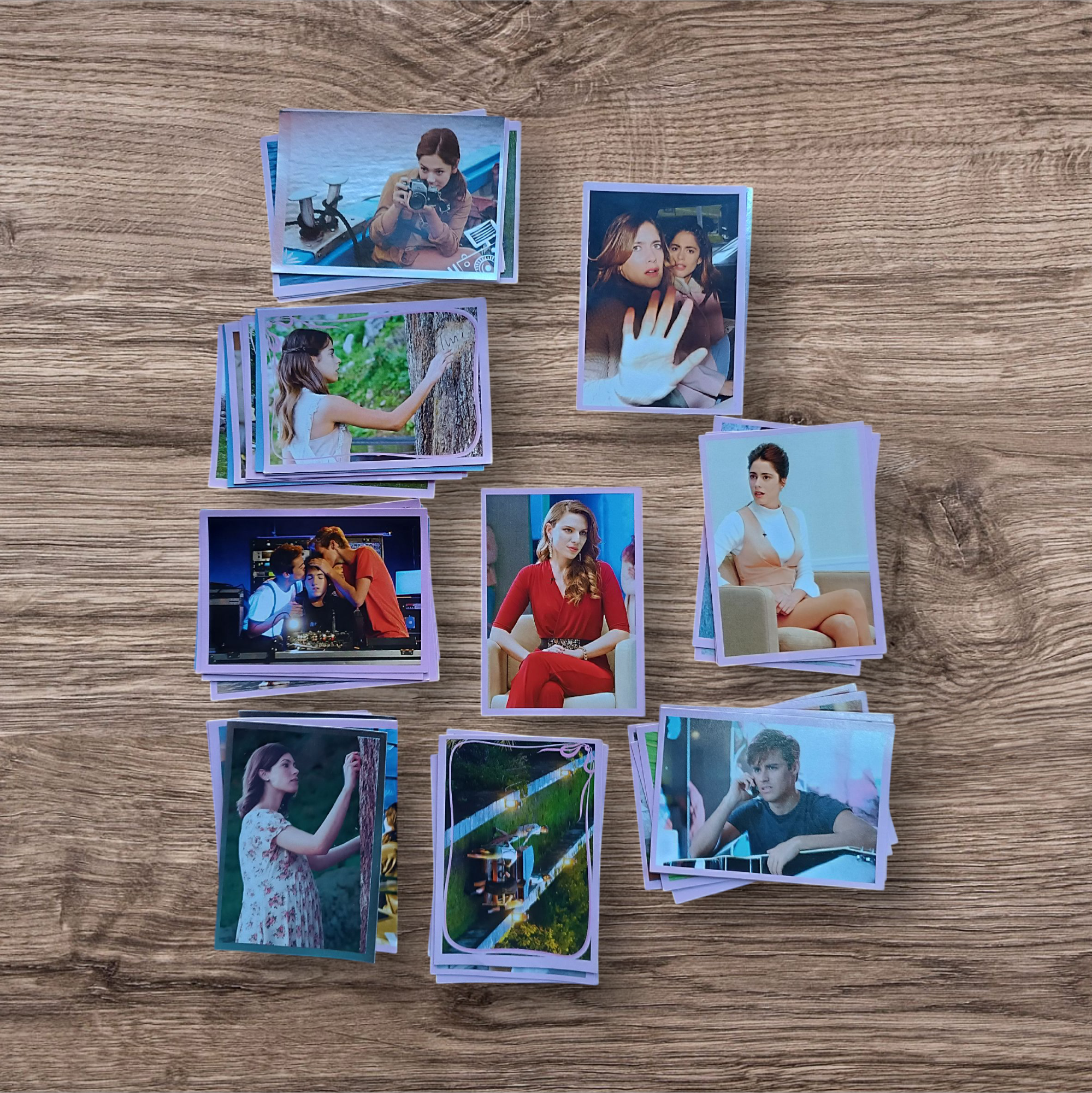 Lote 45 figuritas sin repetir Tini, de Panini
