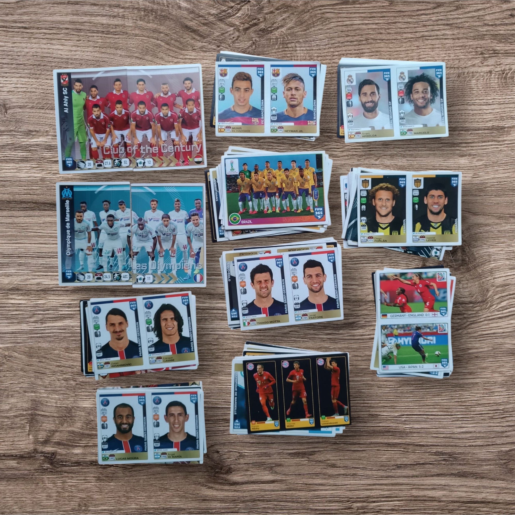 Lote 151 figuritas sin repetir FIFA 365 de Panini