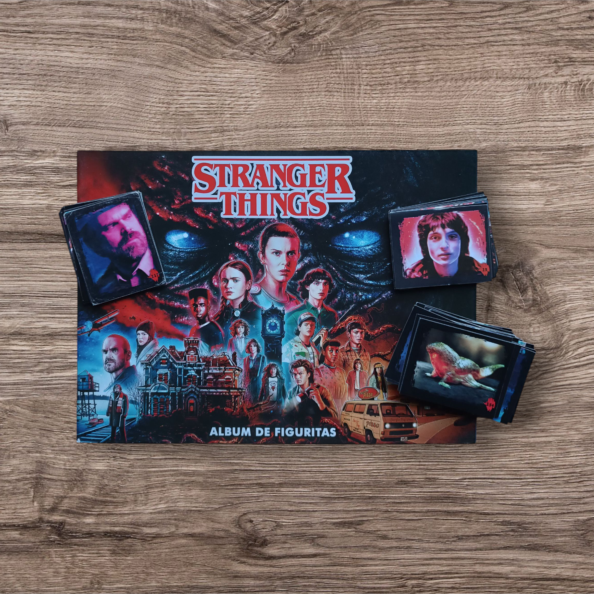 Álbum + 102 figuritas sin repetir Stranger Things