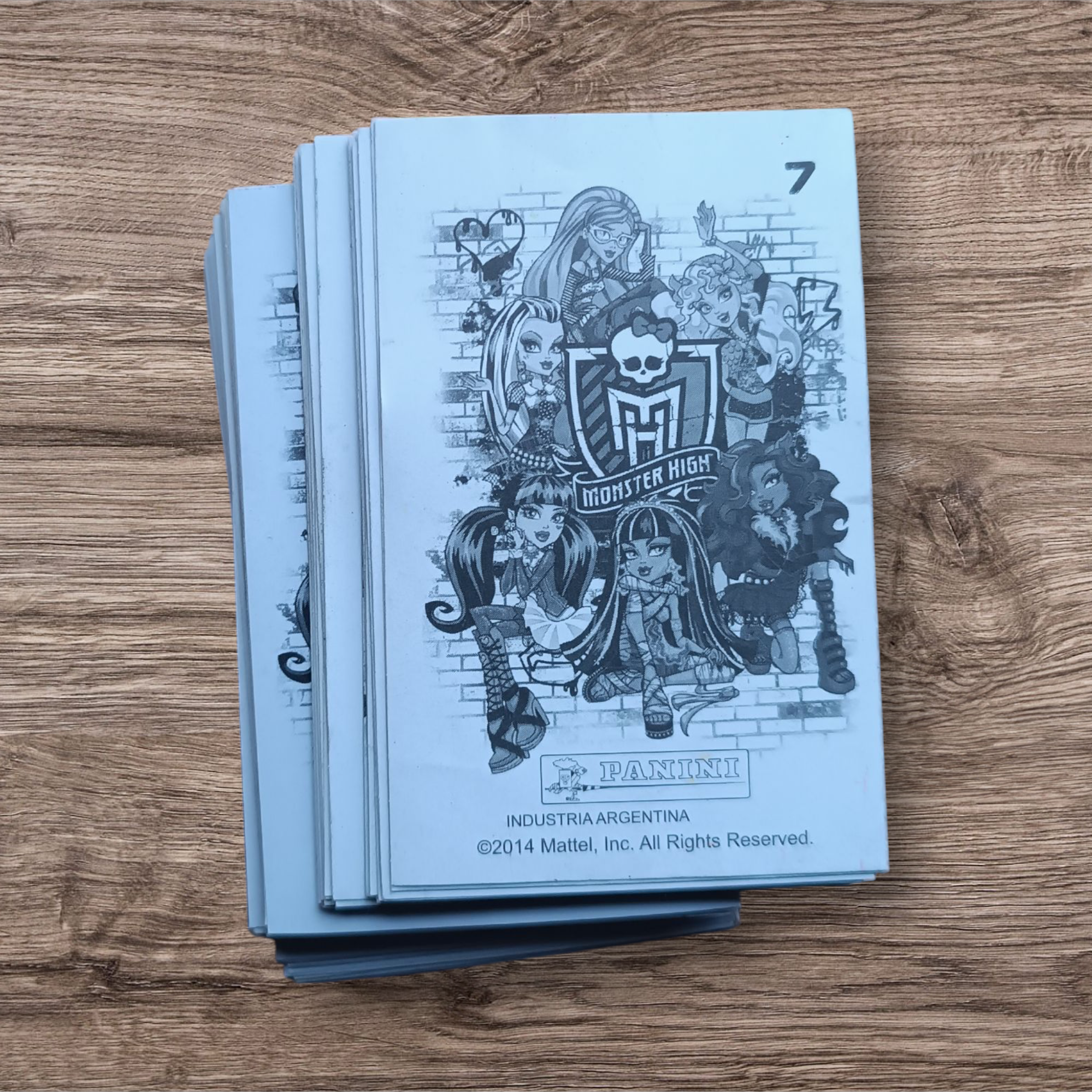 Lote 73 figuritas sin repetir Monster High