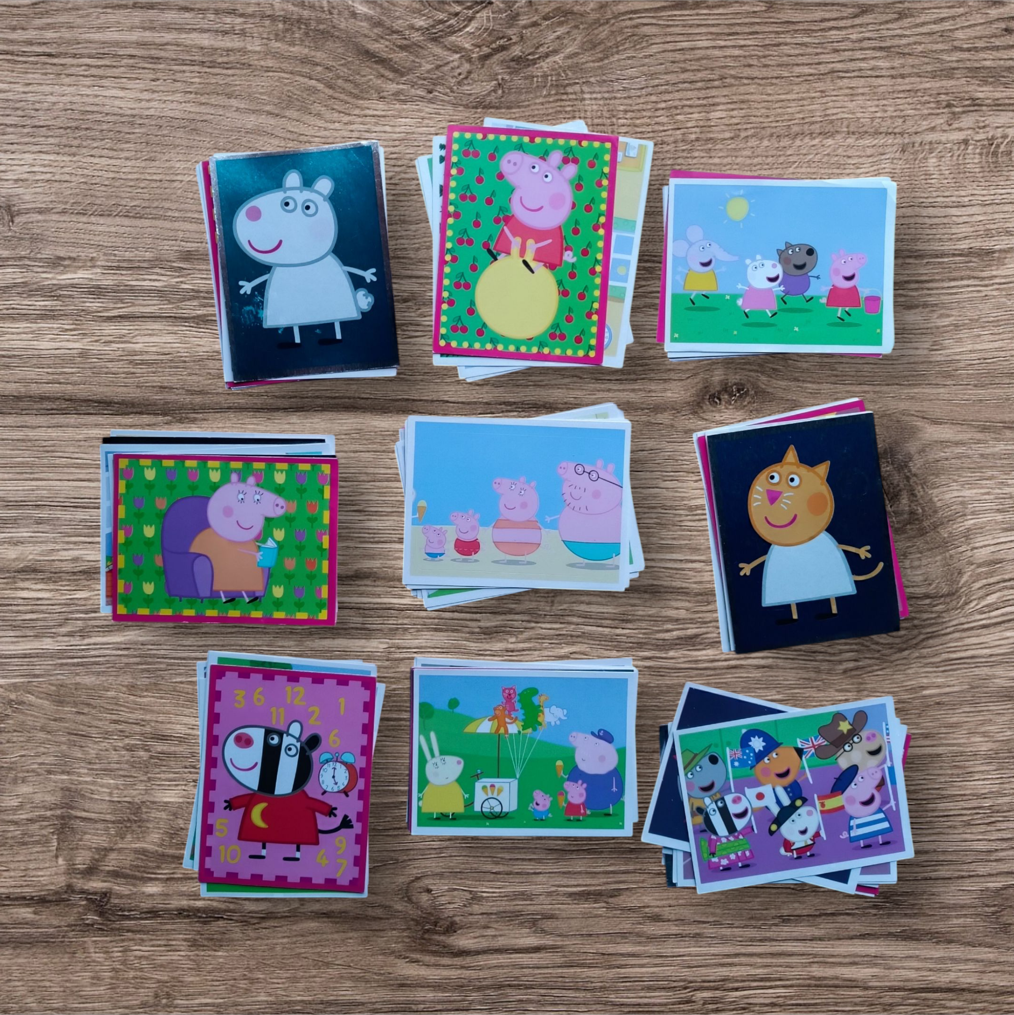 Lote 84 figuritas sin repetir Peppa Pig, de Panini