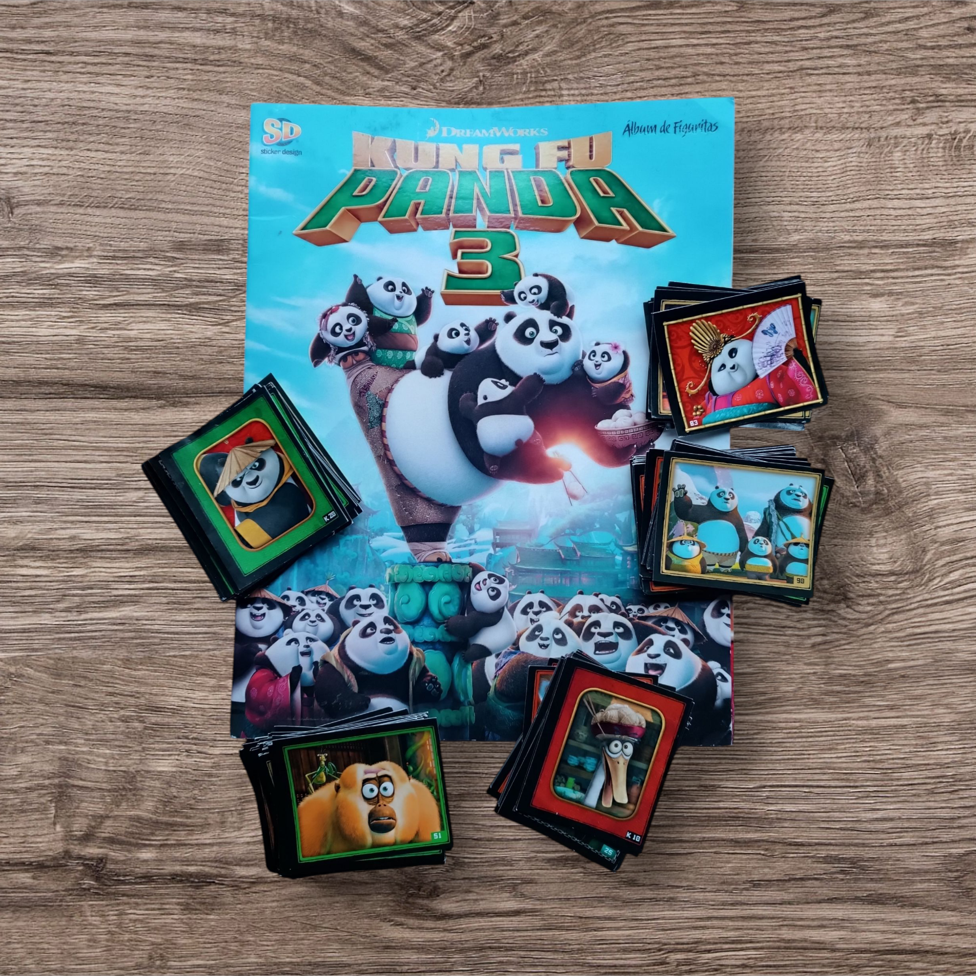 Álbum + 157 figuritas sin repetir Kung Fu Panda 3