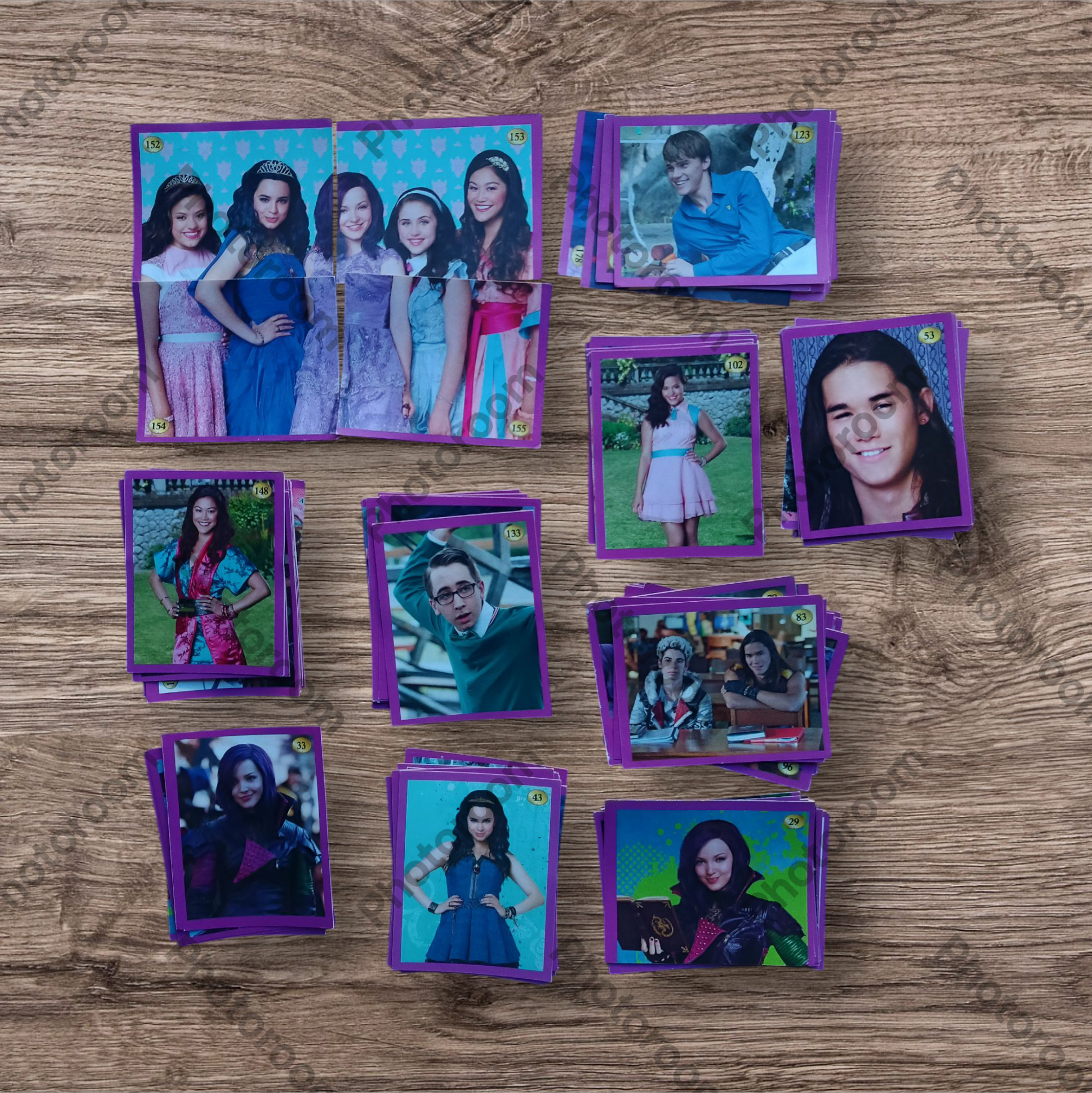 Lote 101 figuritas sin repetir Descendientes