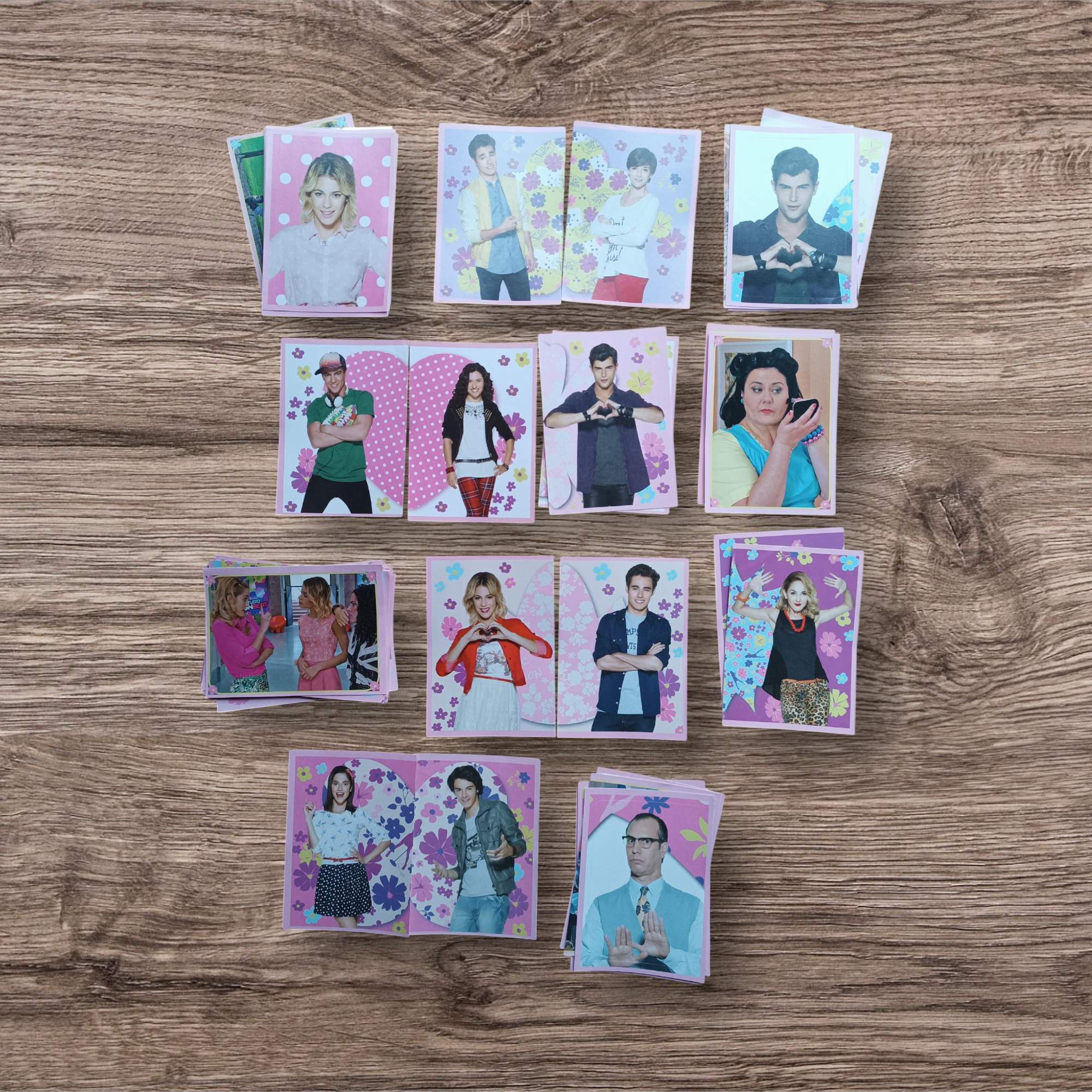 Lote 75 figuritas sin repetir Disney Violetta, de Panini