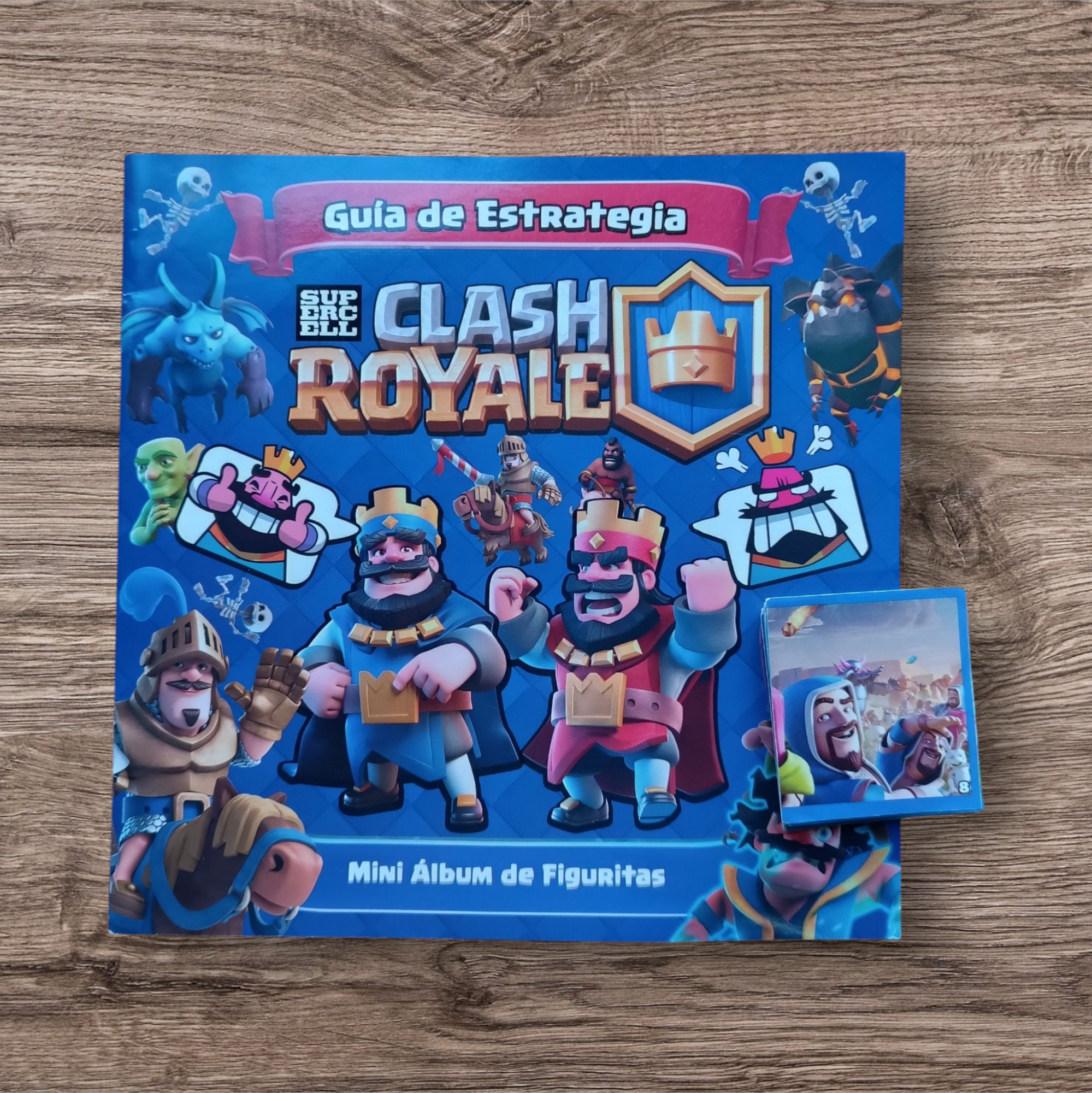 Álbum + 36 figuritas sin repetir Clash Royale