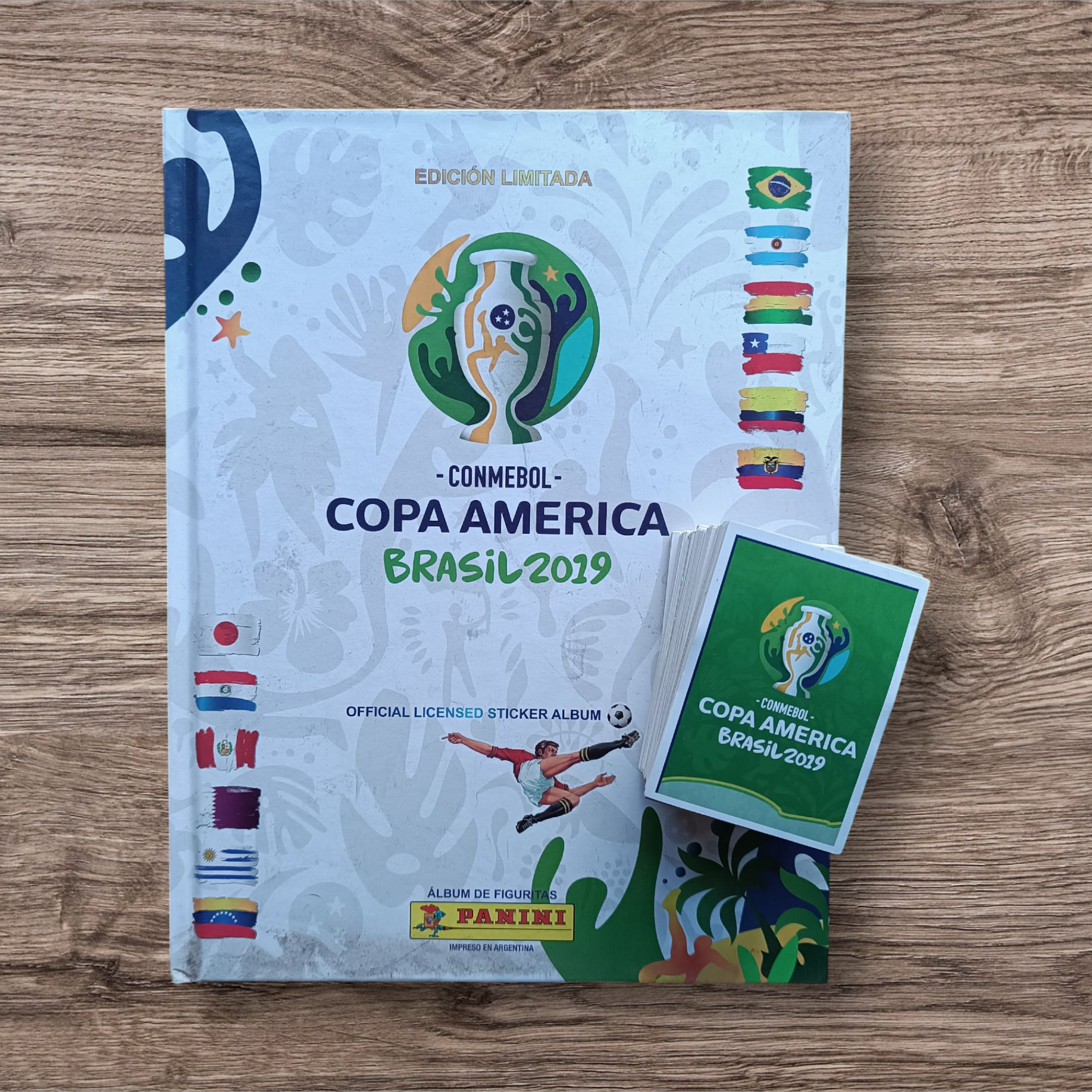 Álbum tapa dura + 324 figuritas sin repetir Copa América Brasil 2019