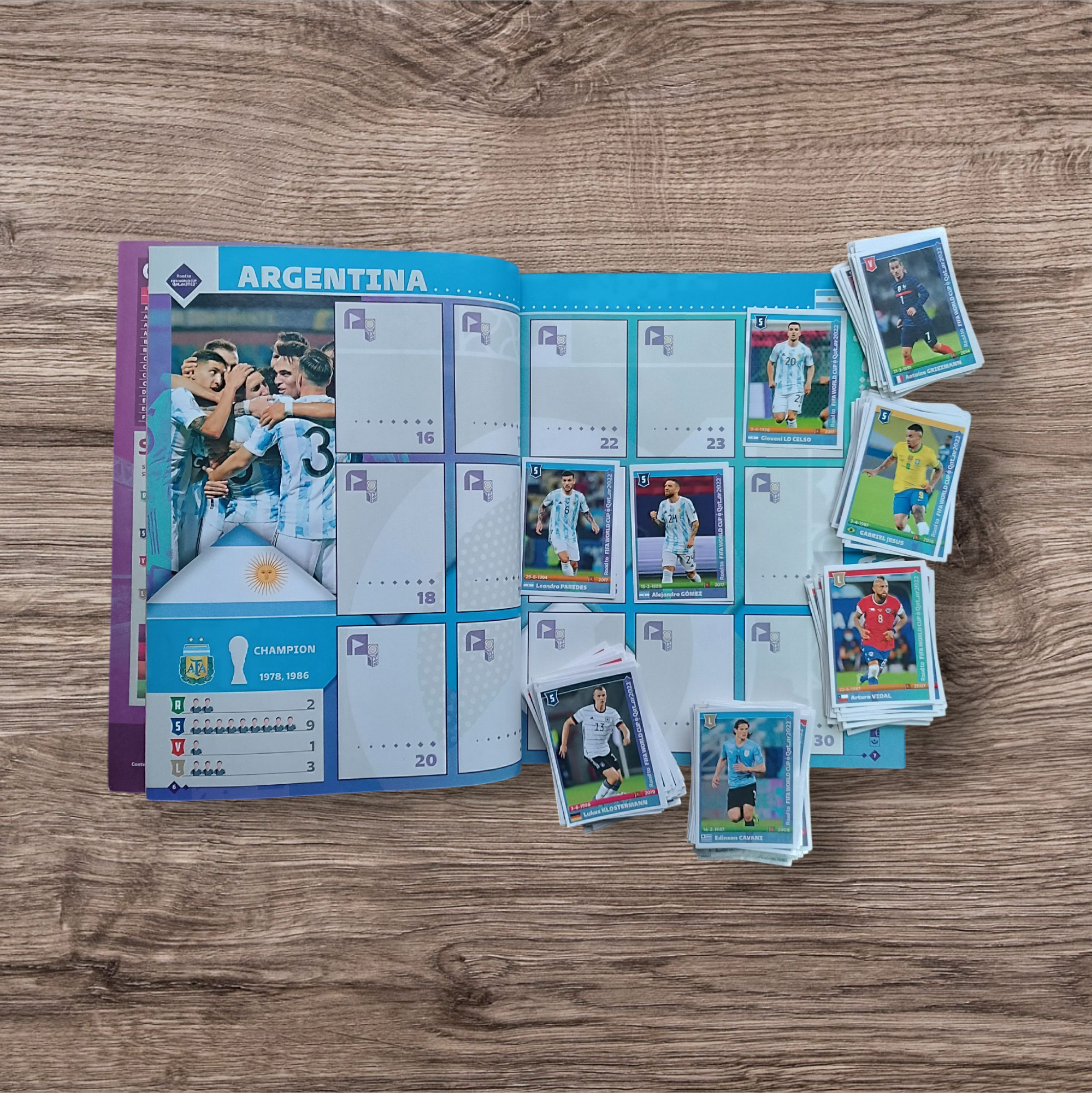 Álbum + 277 figuritas sin repetir Road to Qatar 2022