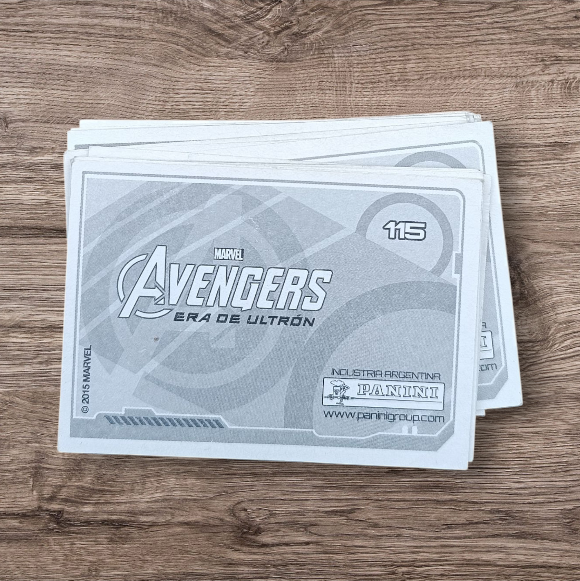 Lote 112 figuritas sin repetir Avengers Era de Ultrón