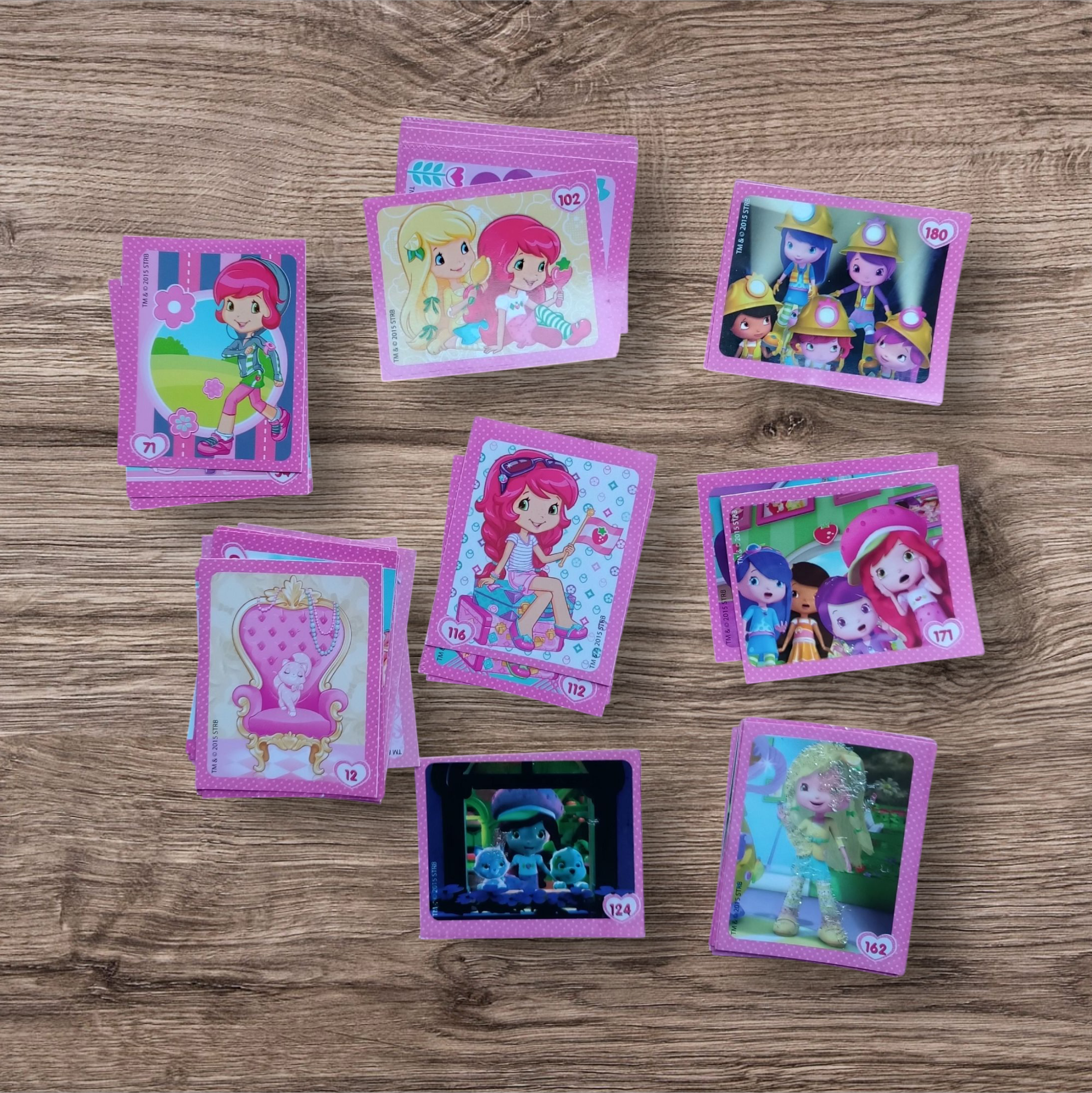 Lote 35 figuritas sin repetir Frutillitas