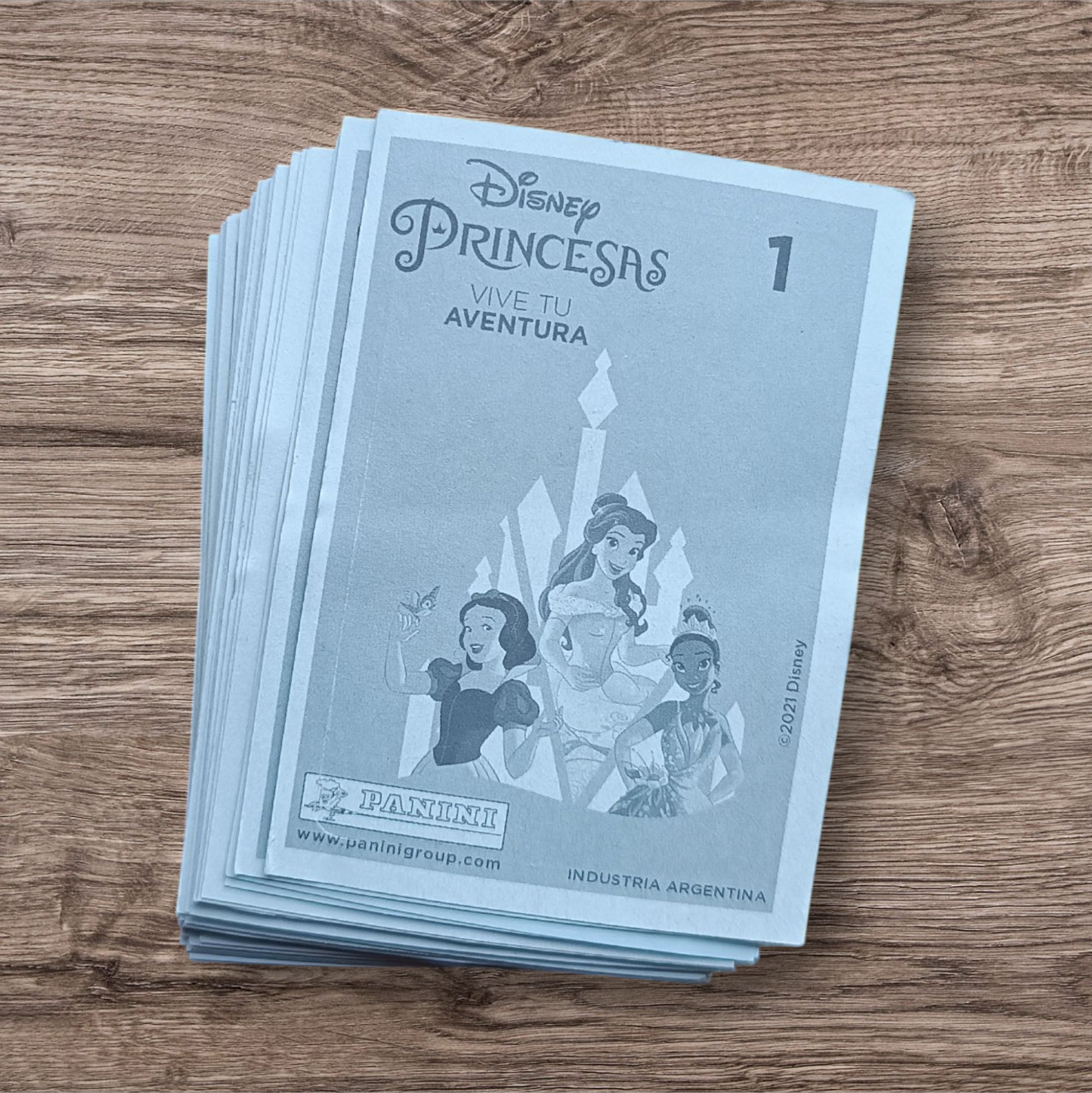 Lote 36 figuritas Princesas Vive tu aventura, de Panini