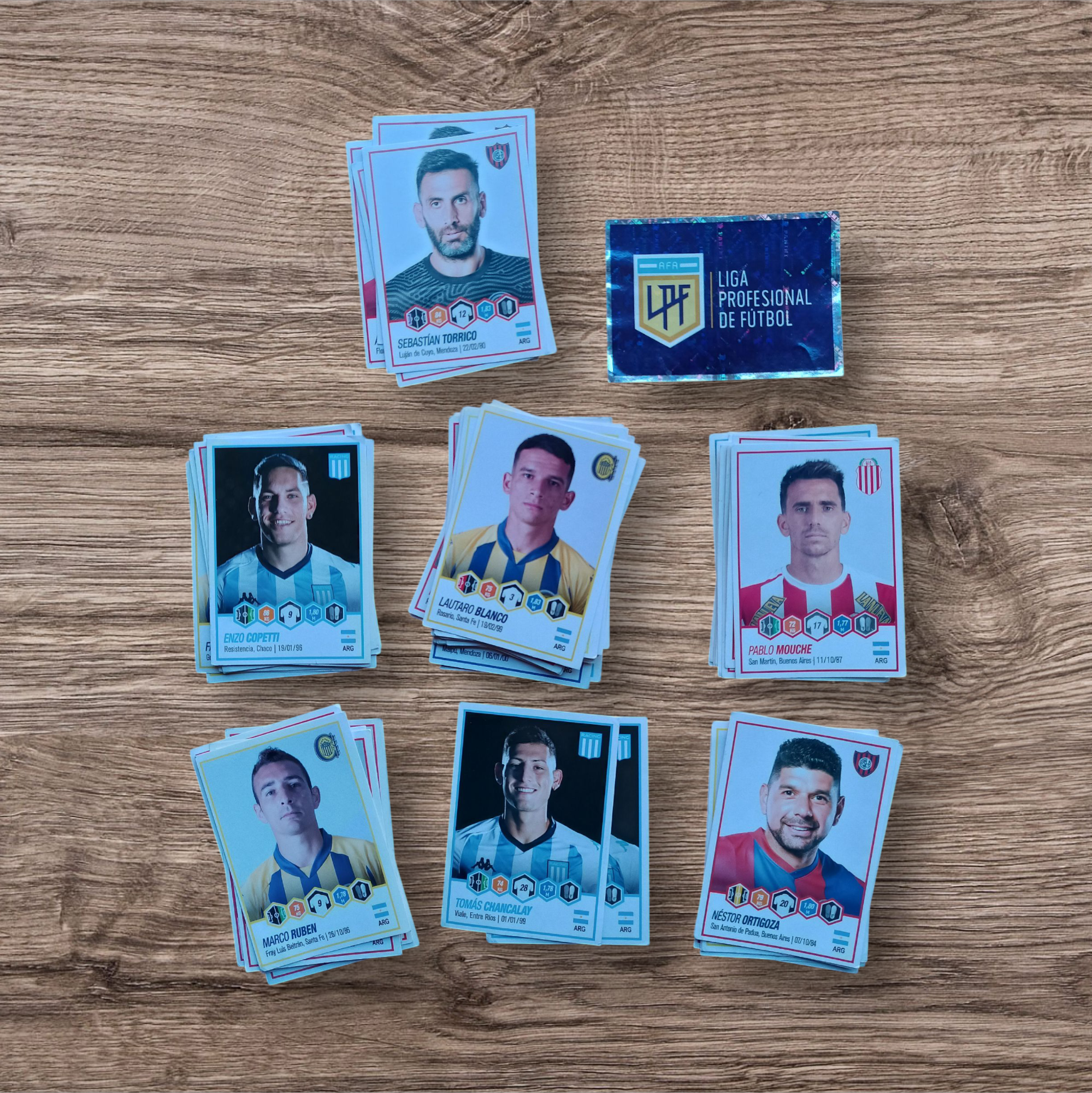 Lote 58 figuritas Fútbol Argentino 2022, de Panini