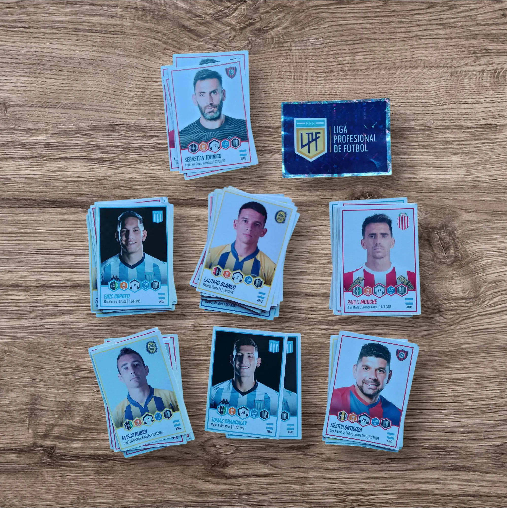 Lote 58 figuritas Fútbol Argentino 2022, de Panini