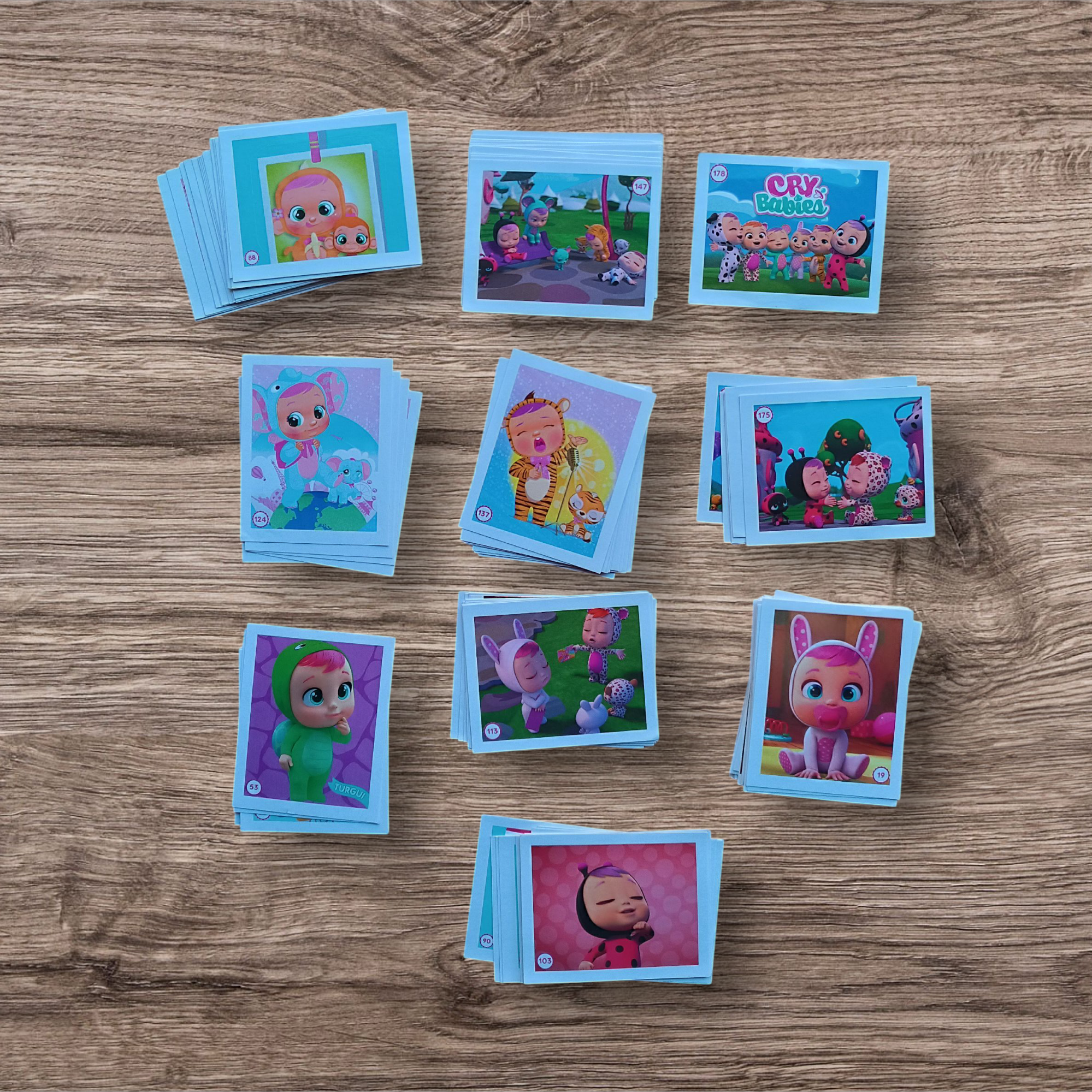 Lote 126 figuritas sin repetir Cry Babies
