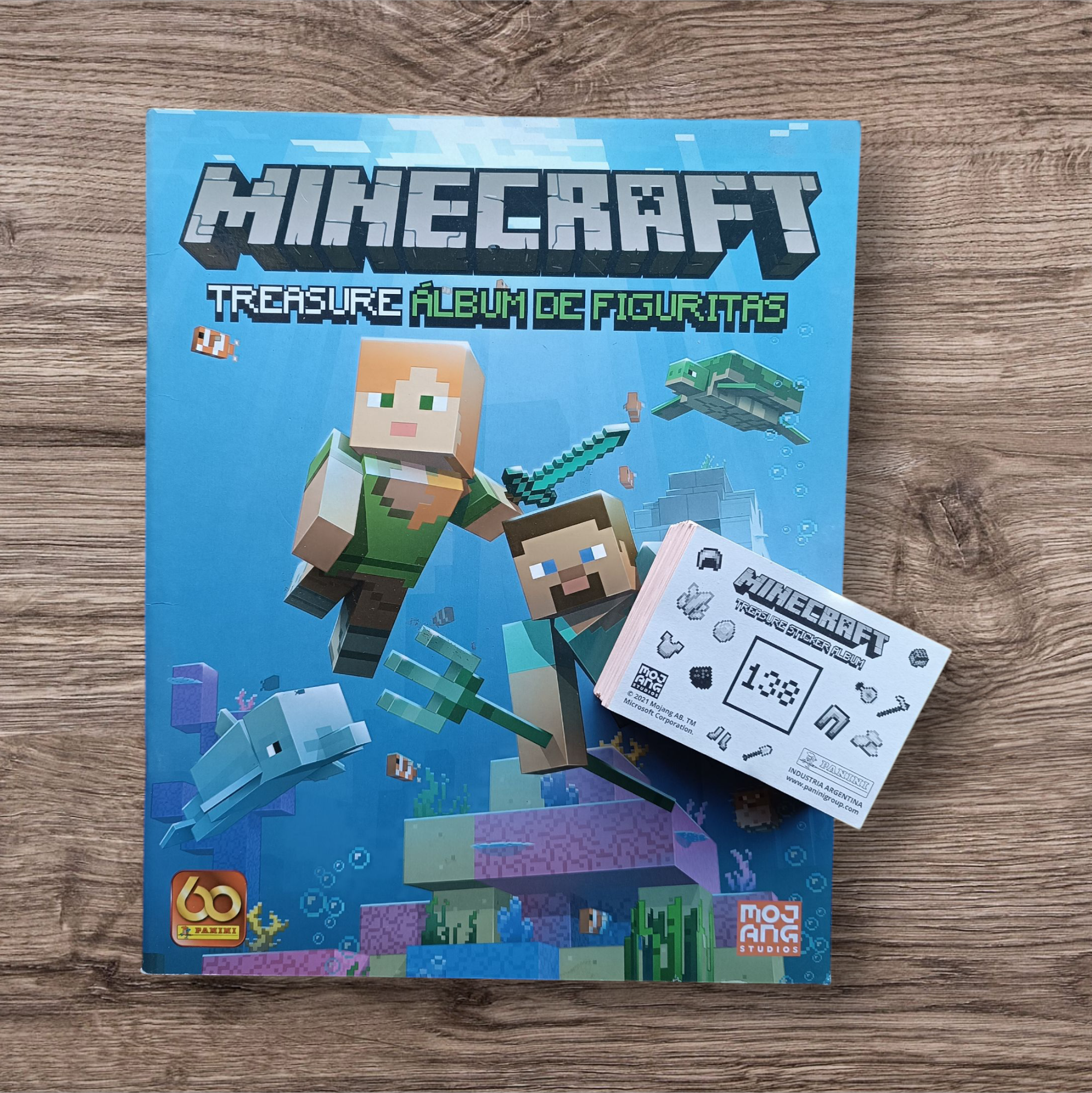 Álbum + 144 figuritas Minecraft Treasure, de Panini