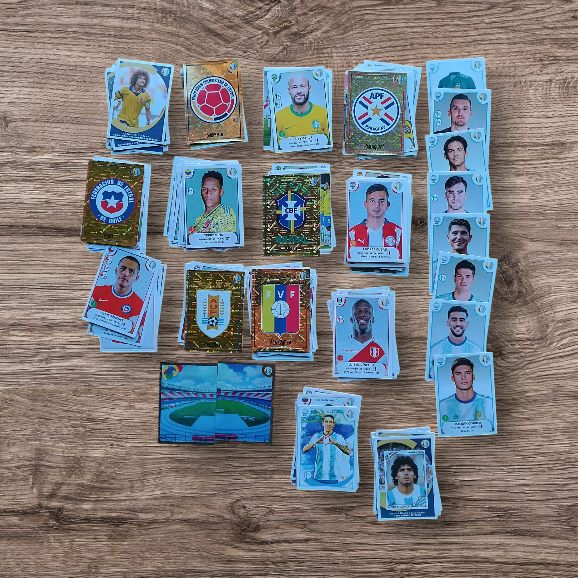 Lote 177 figuritas sin repetir Copa América 2021