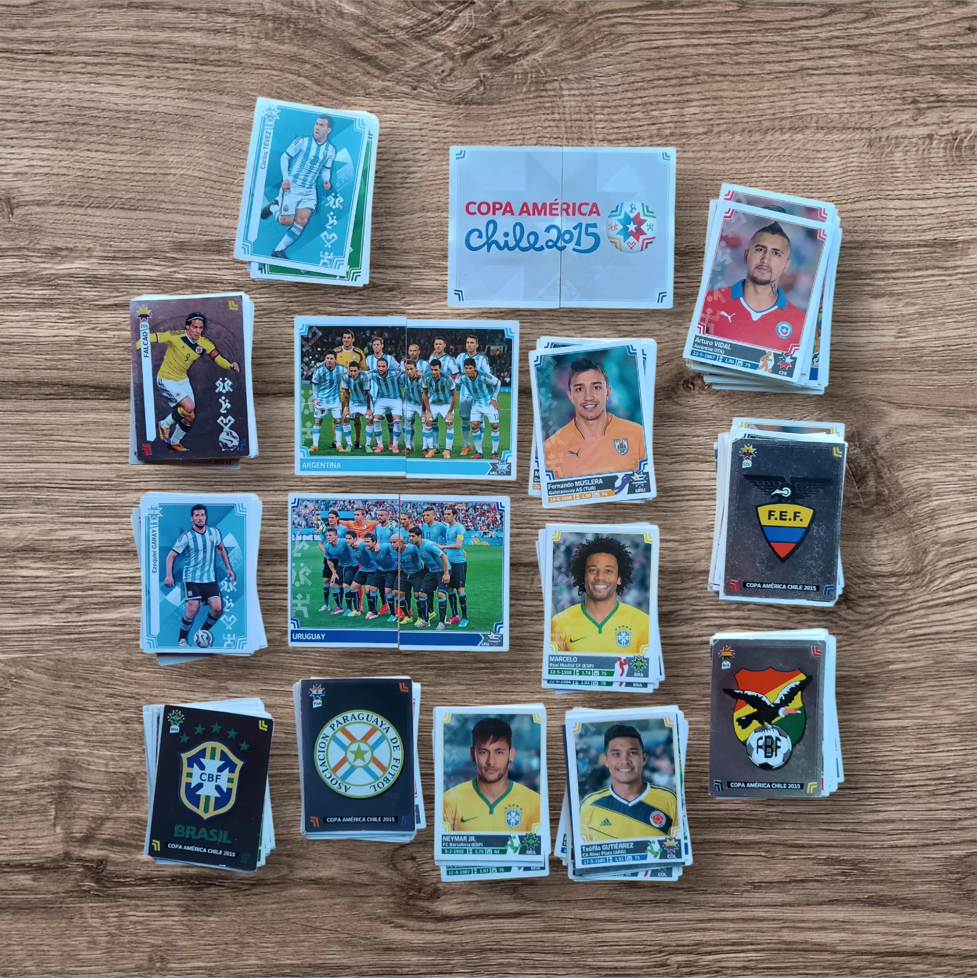 Lote 330 figuritas sin repetir Copa América Chile 2015