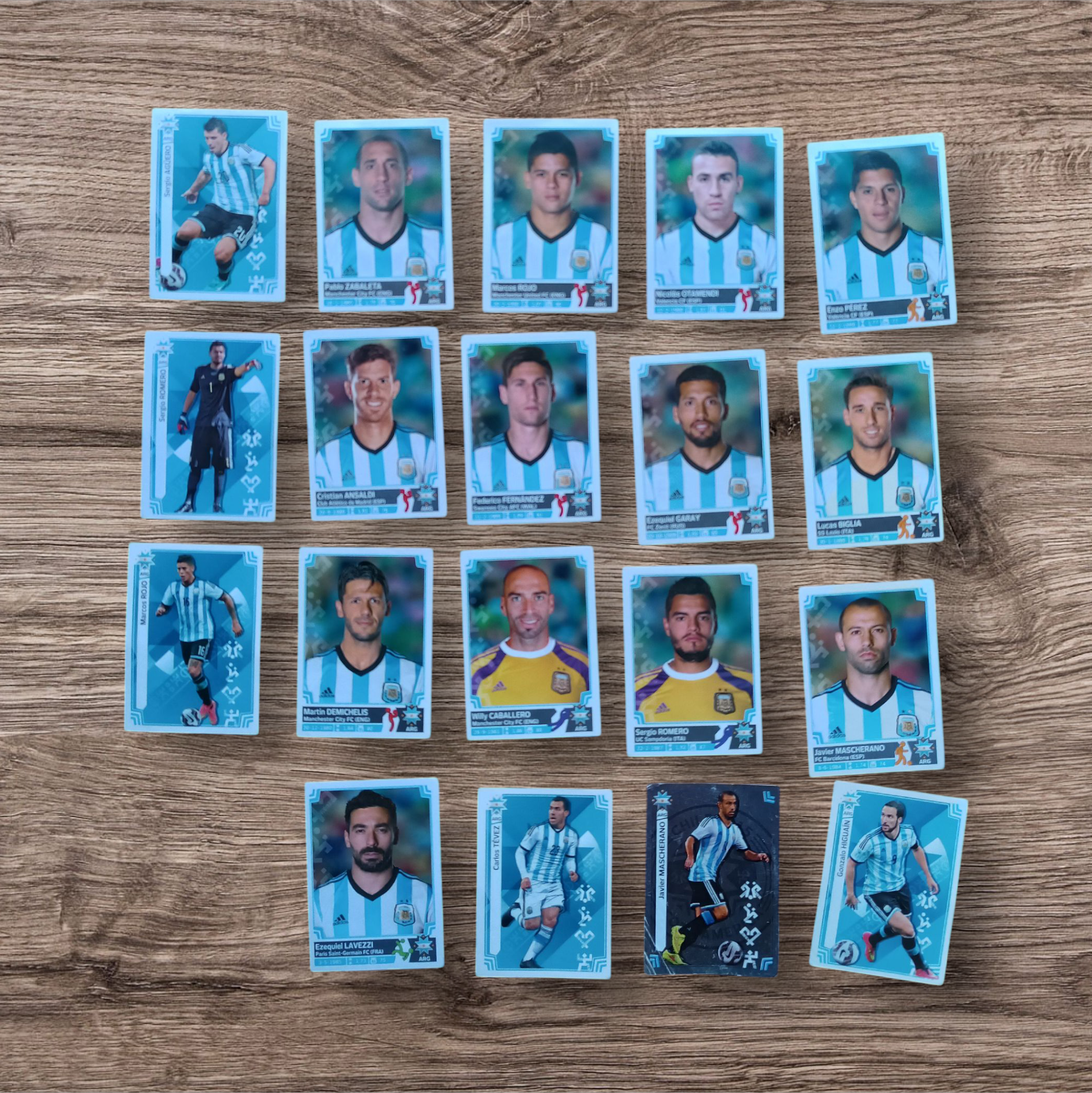 Lote 330 figuritas sin repetir Copa América Chile 2015