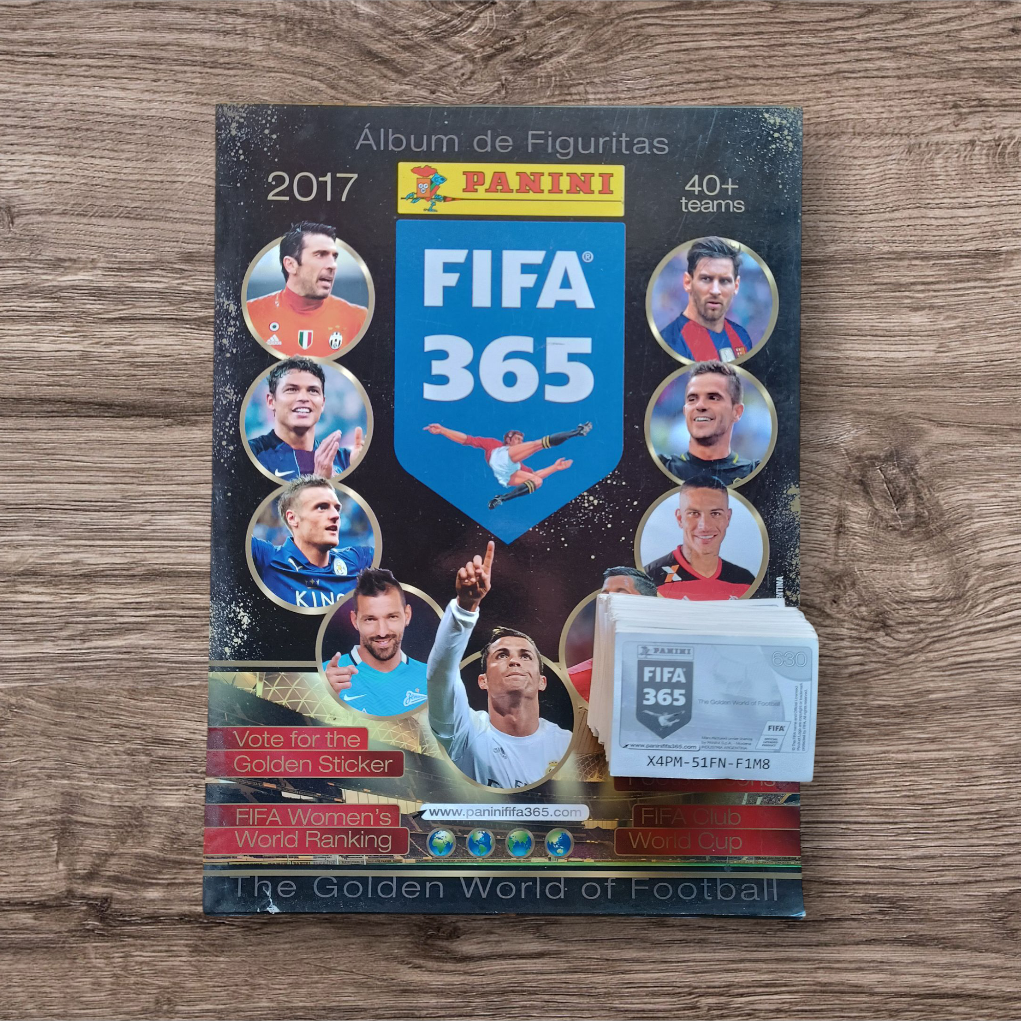 Álbum + 133 figuritas sin repetir FIFA 365 2017