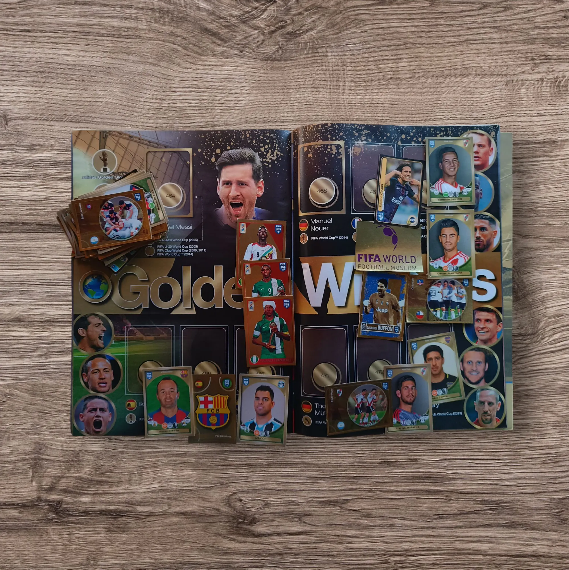 Álbum + 133 figuritas sin repetir FIFA 365 2017
