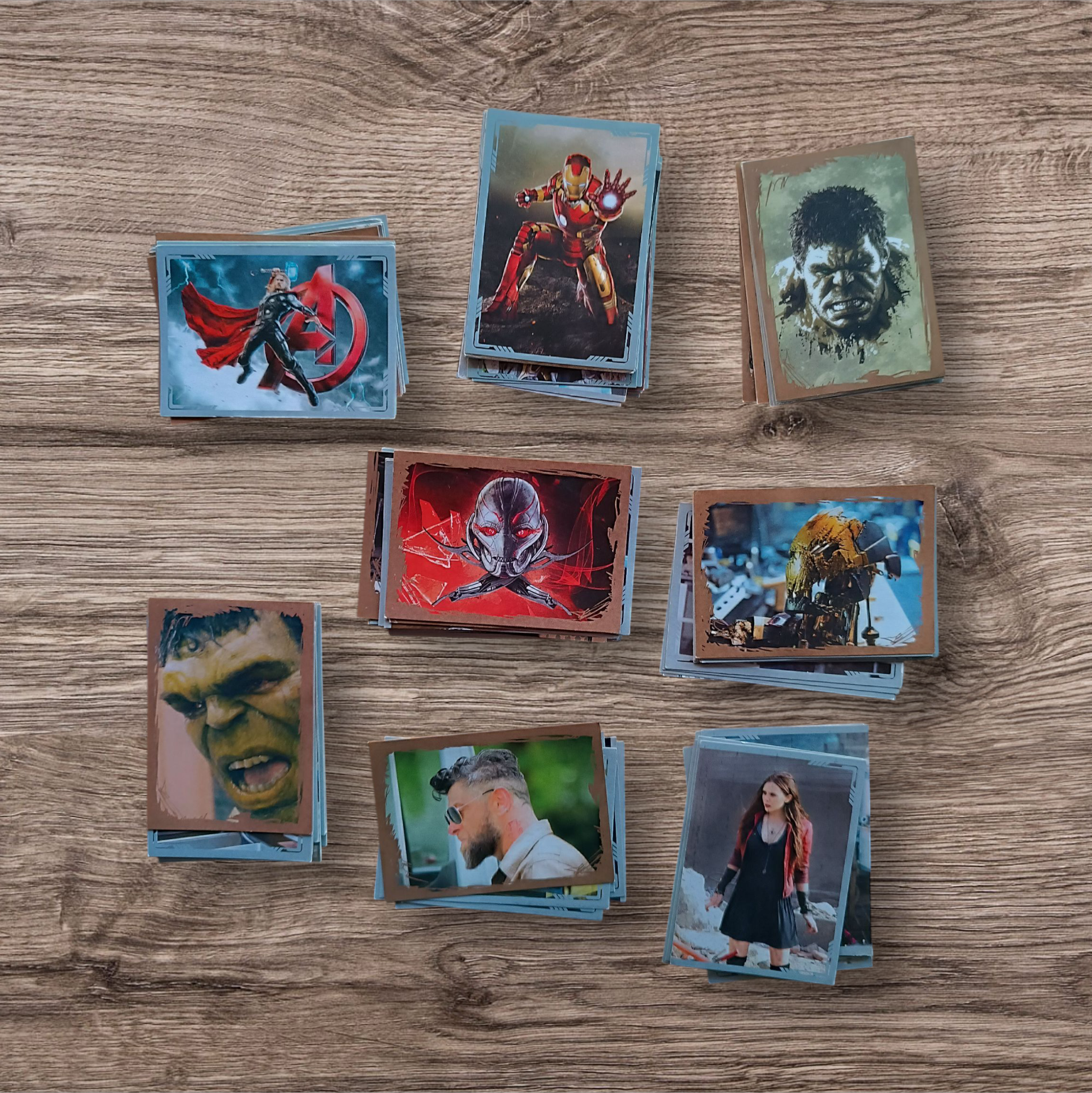 Lote 110 figuritas sin repetir Avengers Era de Ultrón