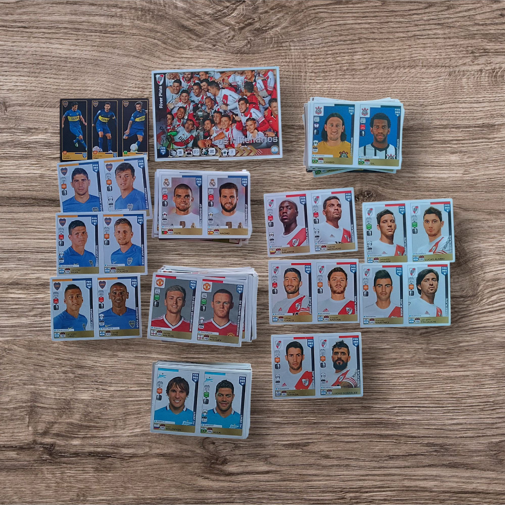Lote 279 figuritas sin repetir FIFA 365 2016, de Panini