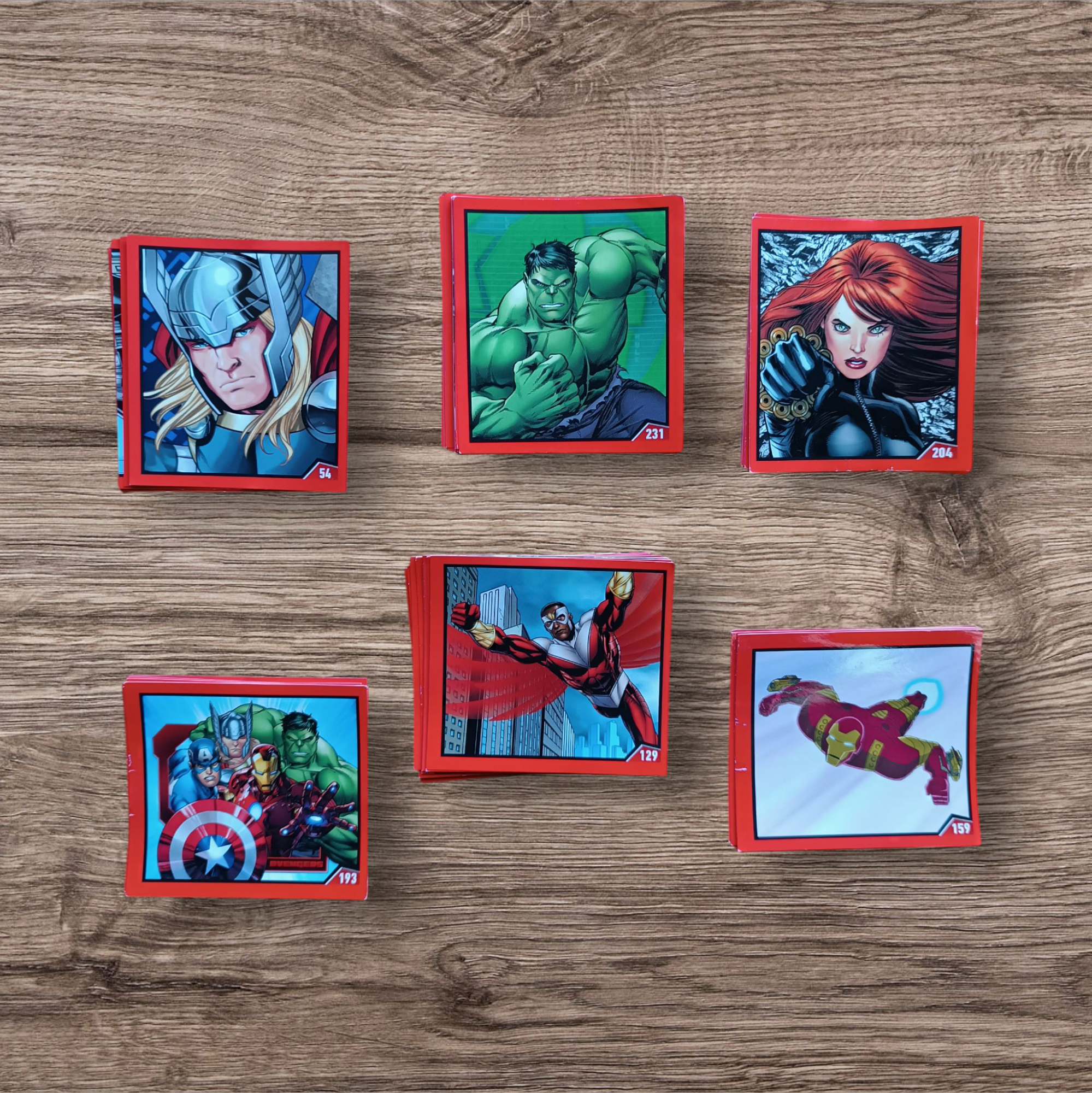 Lote 56 figuritas sin repetir Avengers